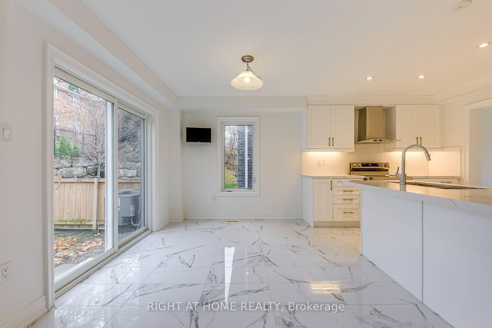 Photo 15 of 2581 Islington Avenue, Etobicoke, Thistletown-Beaumonde Heights — HOMEH