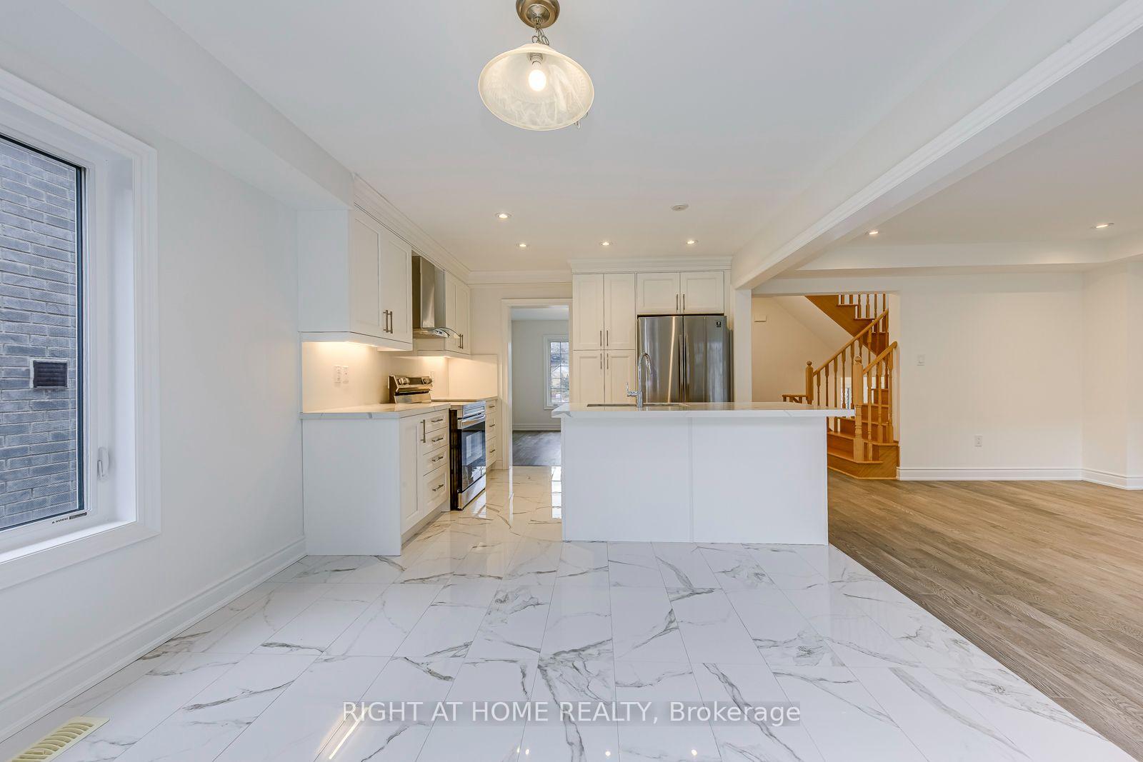 Photo 17 of 2581 Islington Avenue, Etobicoke, Thistletown-Beaumonde Heights — HOMEH