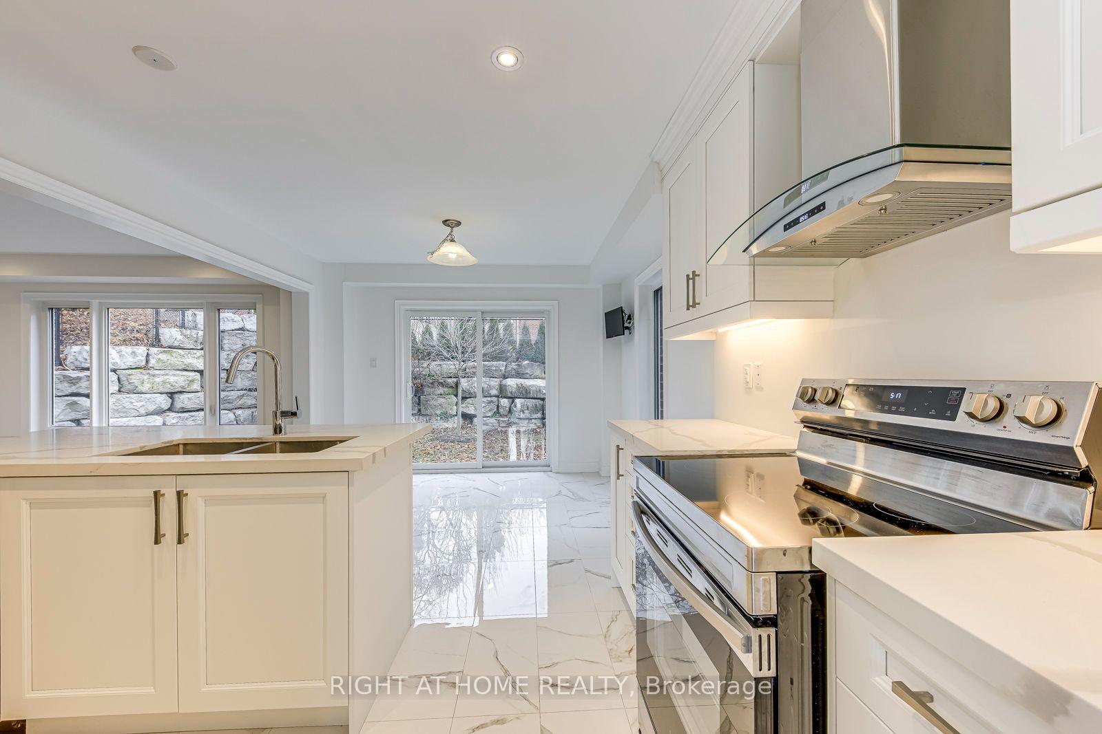Photo 20 of 2581 Islington Avenue, Etobicoke, Thistletown-Beaumonde Heights — HOMEH