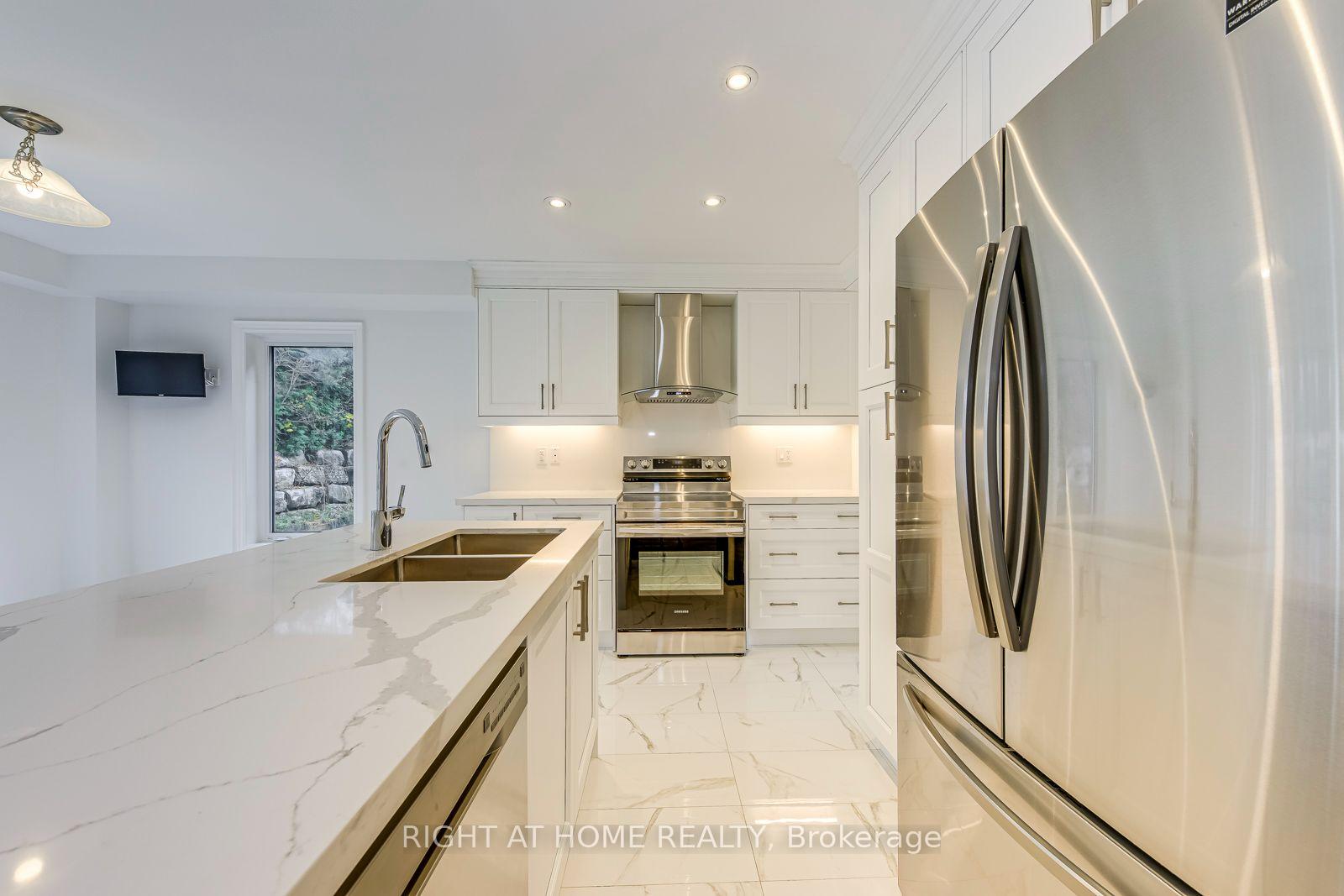 Photo 21 of 2581 Islington Avenue, Etobicoke, Thistletown-Beaumonde Heights — HOMEH