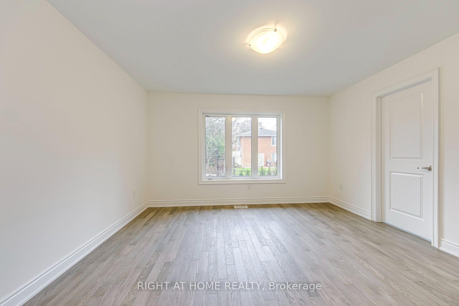 Photo 26 of 2581 Islington Avenue, Etobicoke, Thistletown-Beaumonde Heights — HOMEH