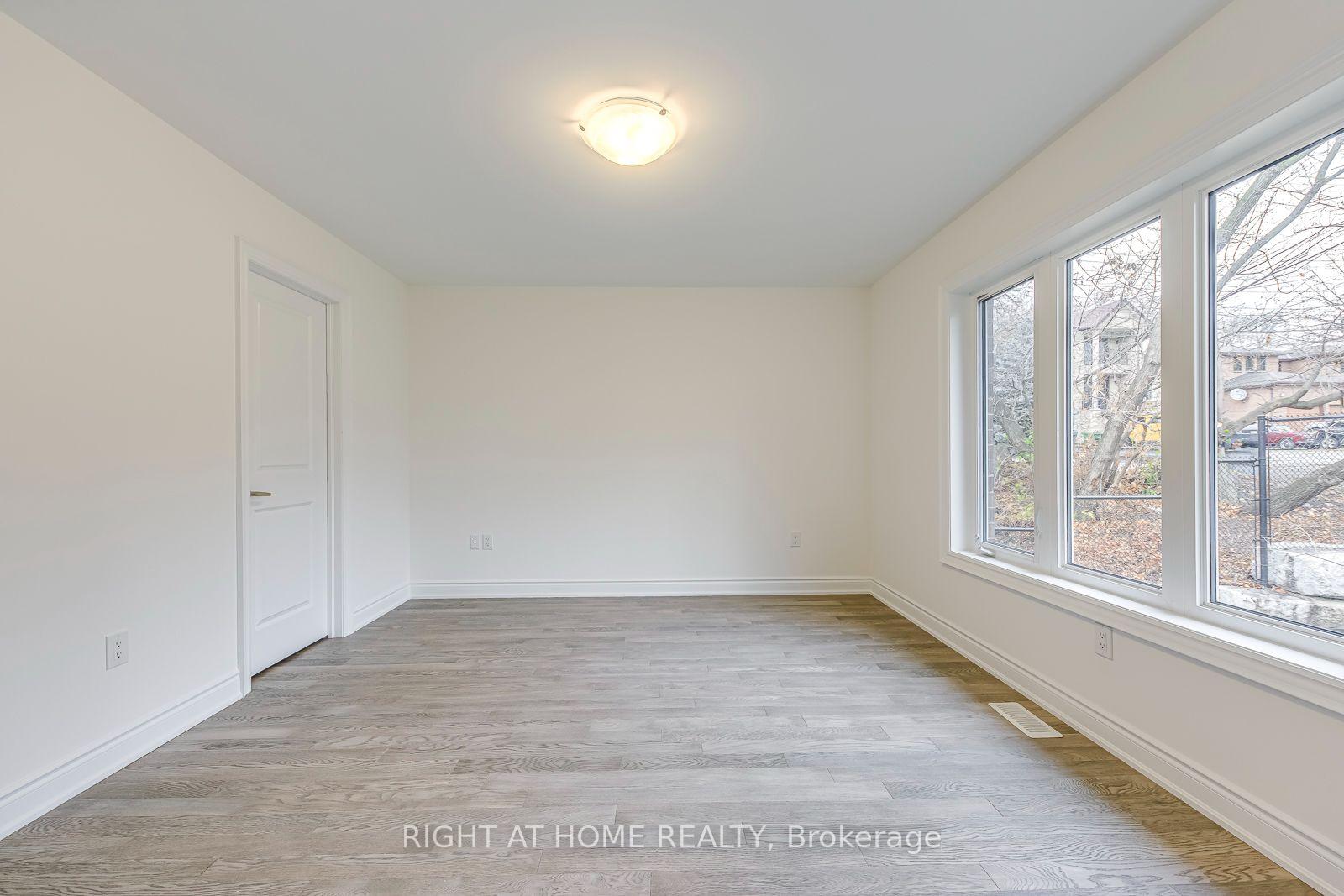 Photo 28 of 2581 Islington Avenue, Etobicoke, Thistletown-Beaumonde Heights — HOMEH