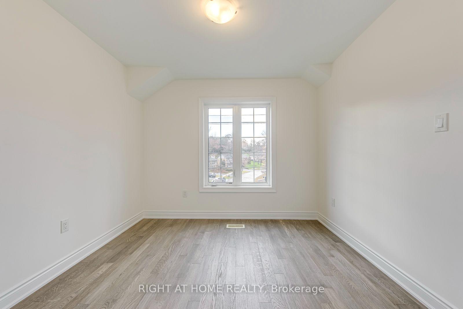 Photo 35 of 2581 Islington Avenue, Etobicoke, Thistletown-Beaumonde Heights — HOMEH
