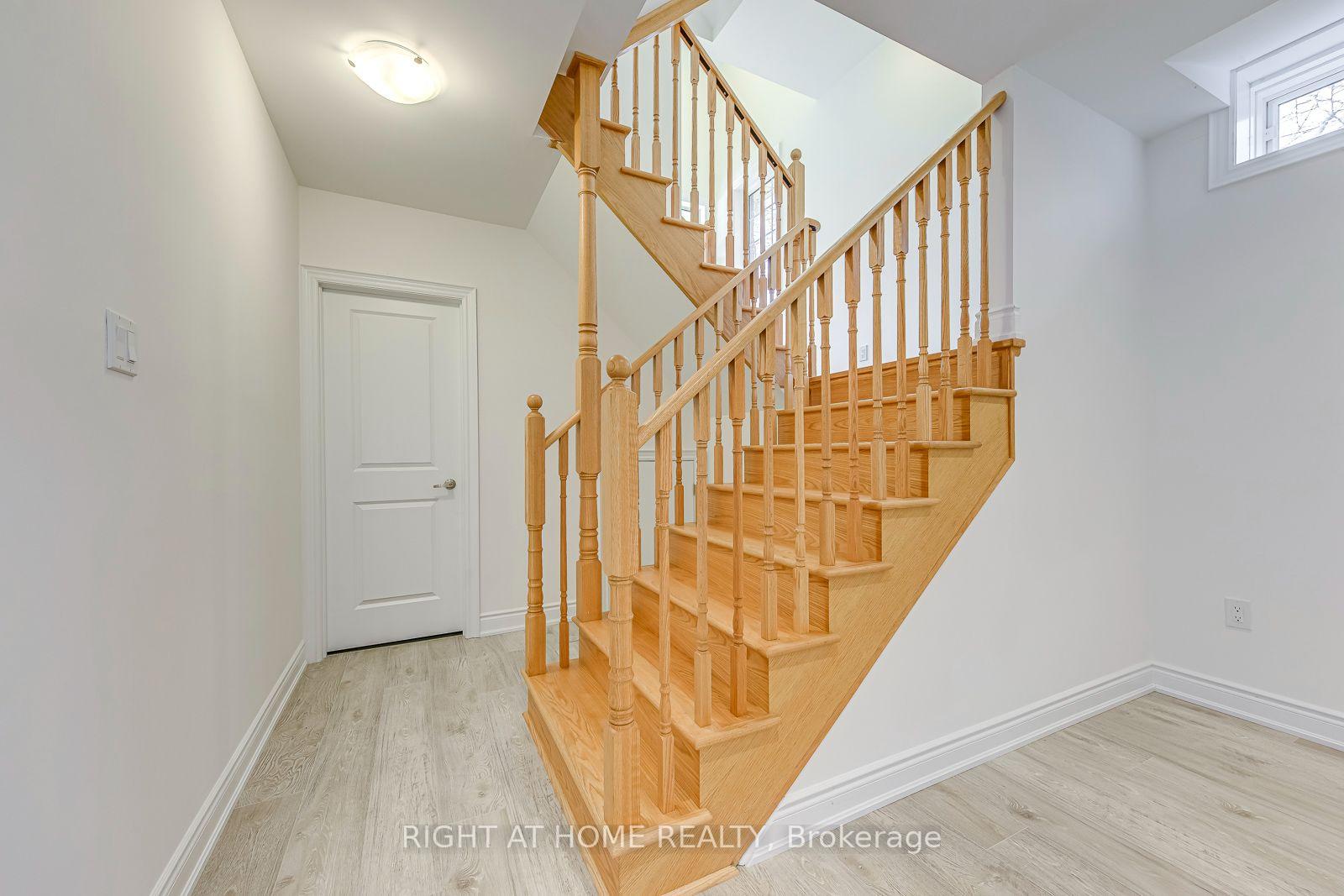 Photo 37 of 2581 Islington Avenue, Etobicoke, Thistletown-Beaumonde Heights — HOMEH