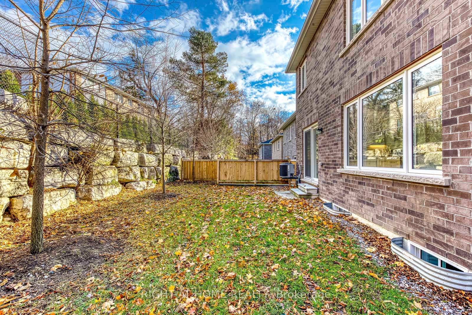 Photo 43 of 2581 Islington Avenue, Etobicoke, Thistletown-Beaumonde Heights — HOMEH
