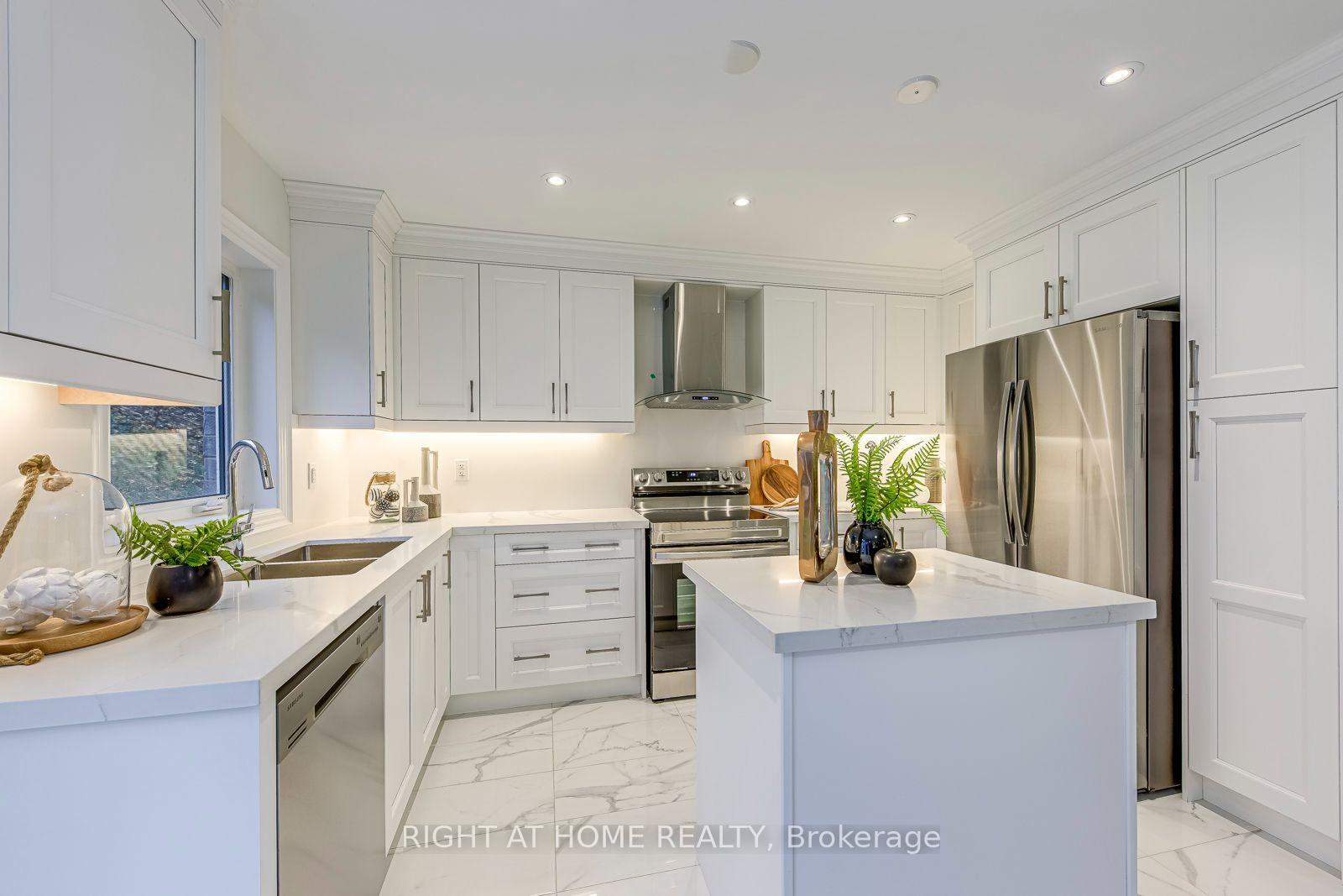 Photo 14 of 2575 Islington Avenue, Etobicoke, Thistletown-Beaumonde Heights — HOMEH
