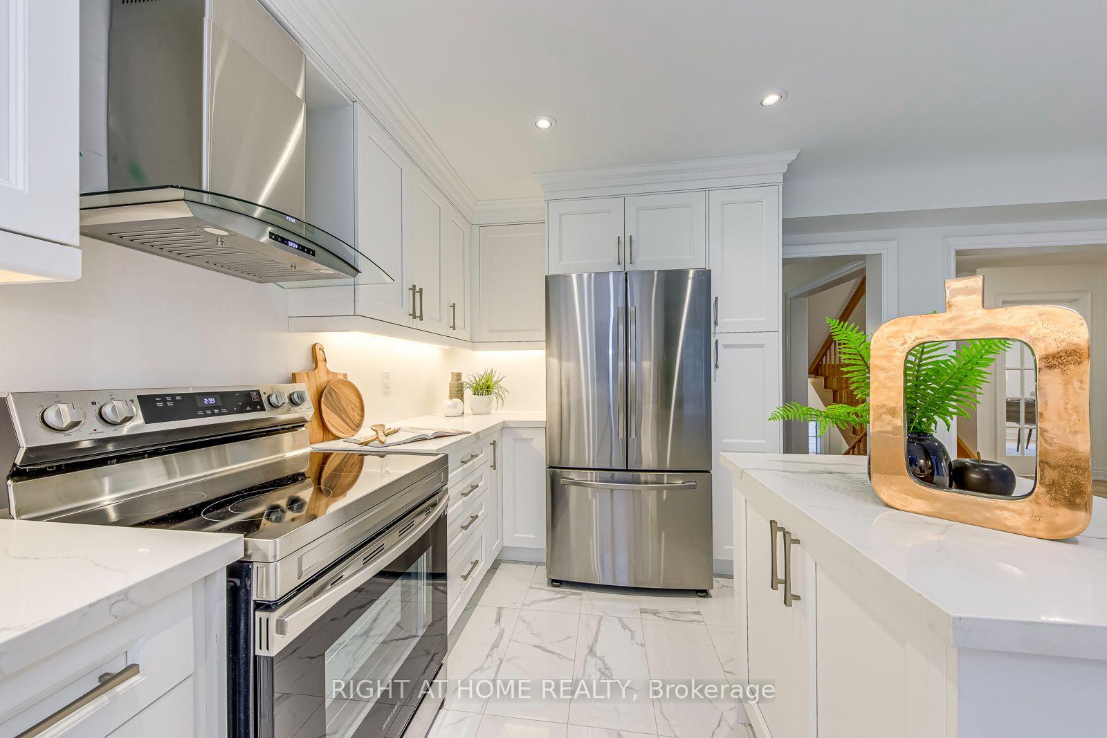 Photo 15 of 2575 Islington Avenue, Etobicoke, Thistletown-Beaumonde Heights — HOMEH