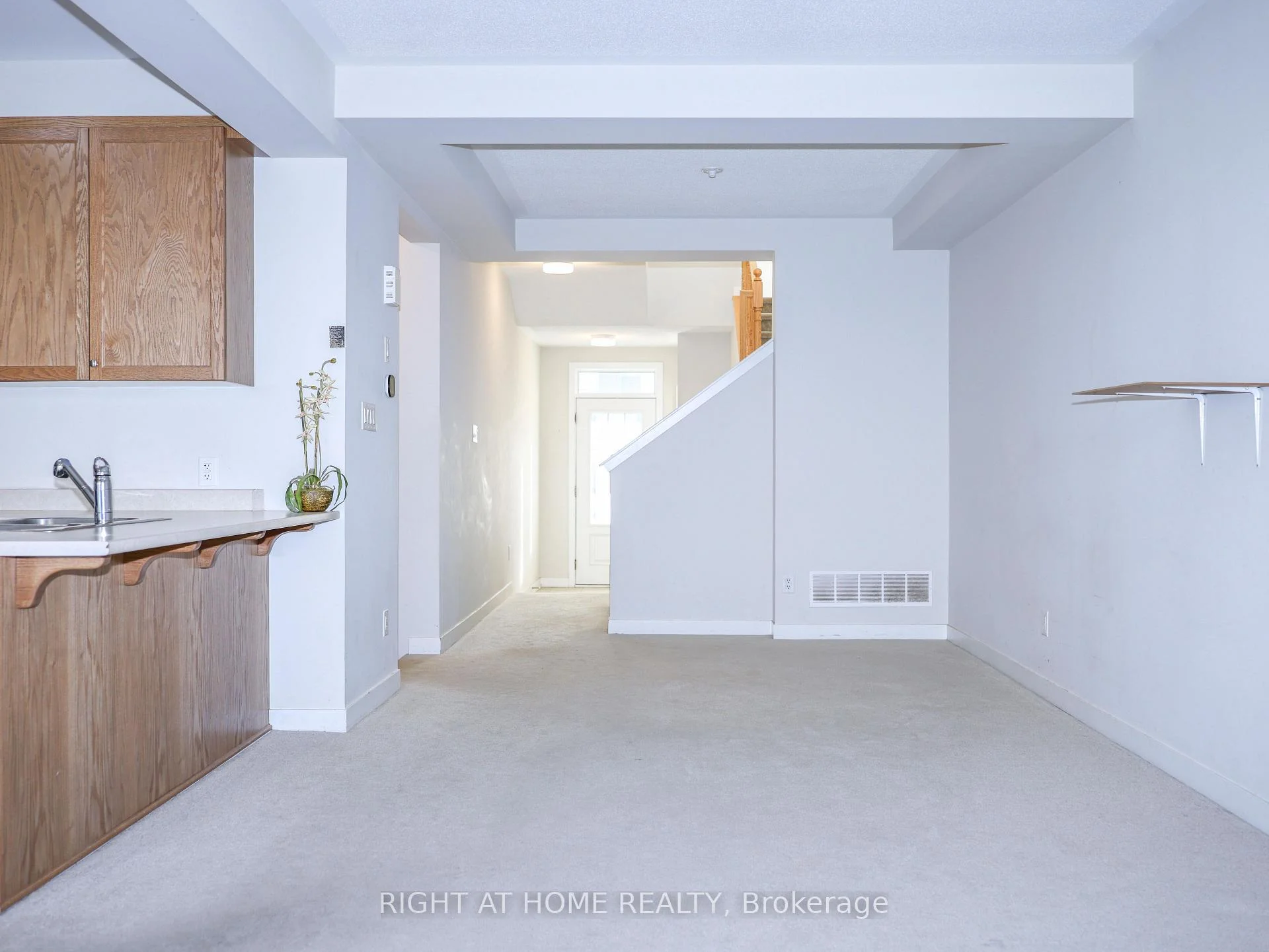 Photo 10 of 618 Allied Mews E, Ottawa, Stittsville (North) — HOMEH