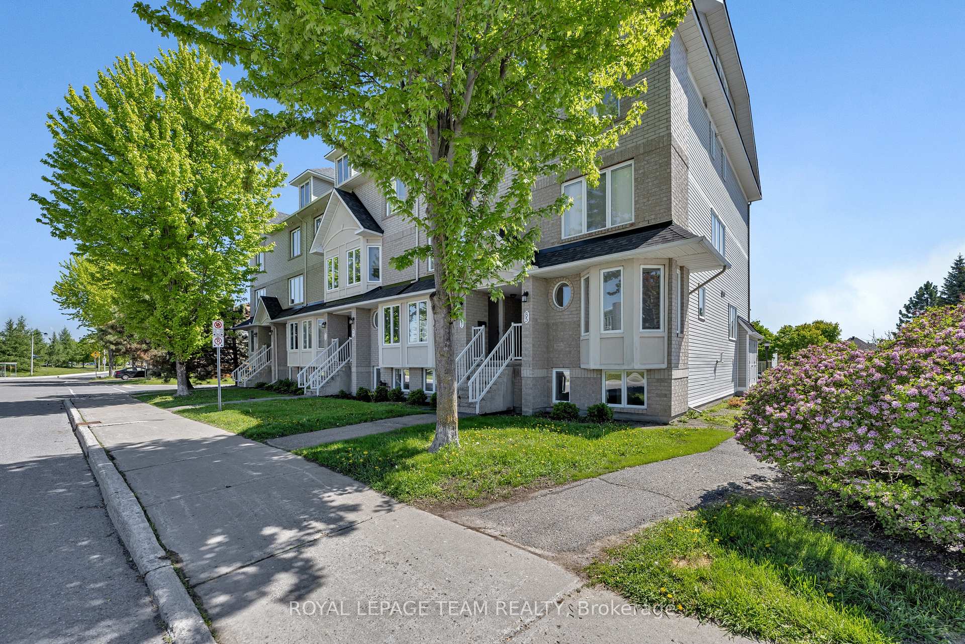 Photo 2 of 85 Cresthaven Drive, Ottawa, Barrhaven East — HOMEH