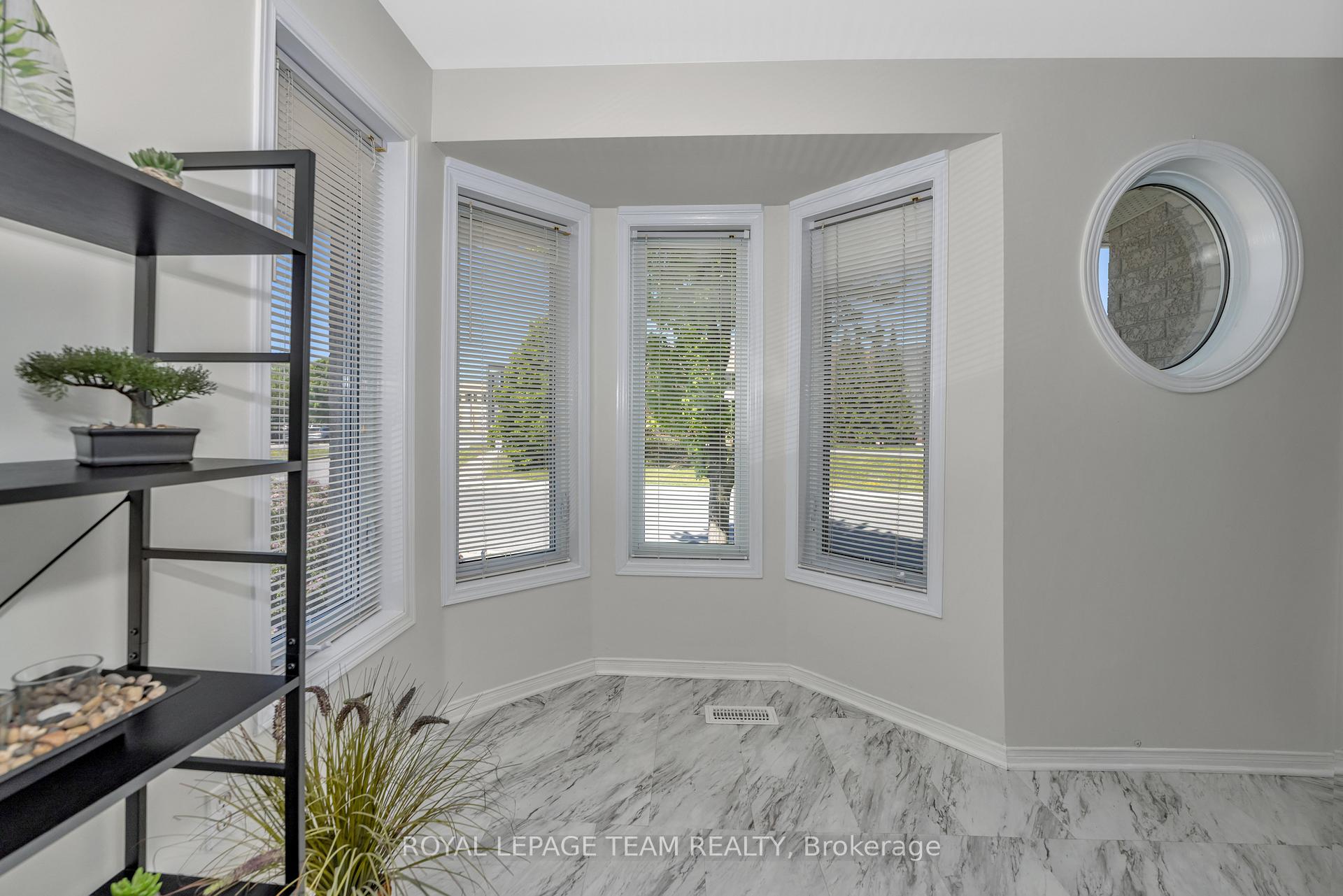 Photo 10 of 85 Cresthaven Drive, Ottawa, Barrhaven East — HOMEH
