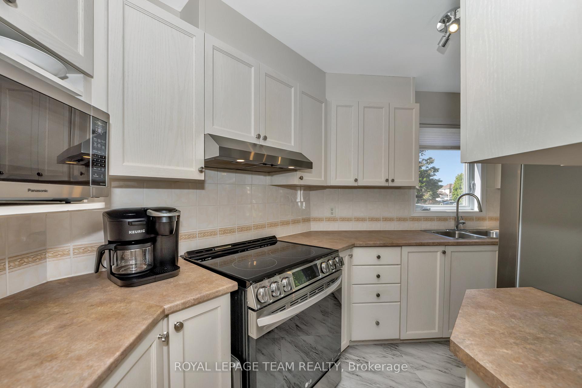Photo 11 of 85 Cresthaven Drive, Ottawa, Barrhaven East — HOMEH
