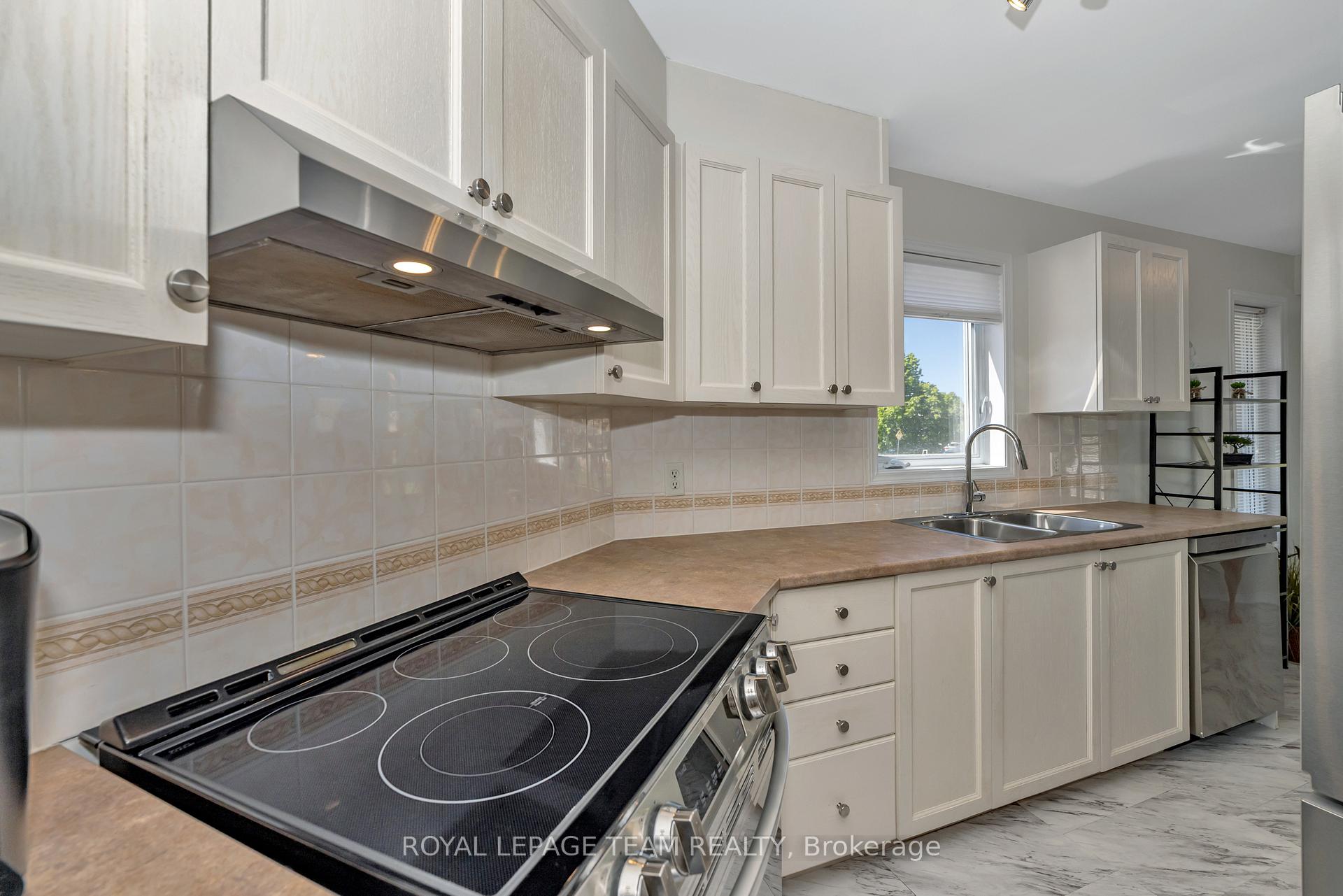 Photo 12 of 85 Cresthaven Drive, Ottawa, Barrhaven East — HOMEH