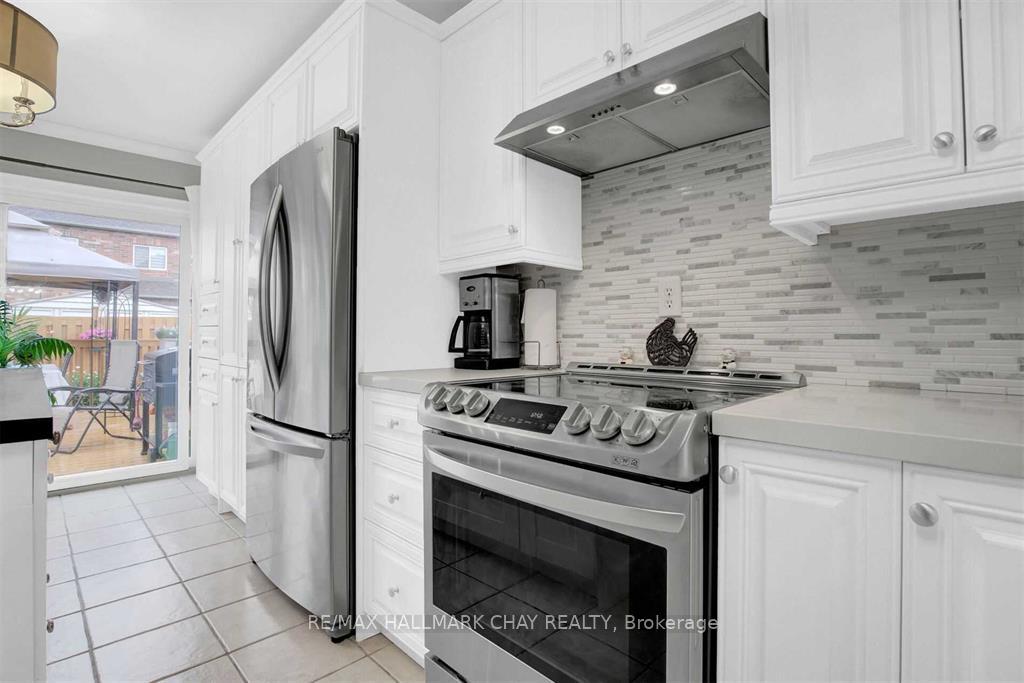 Photo 11 of Unit Main, 2123 Osbond Road, Innisfil, Alcona — HOMEH
