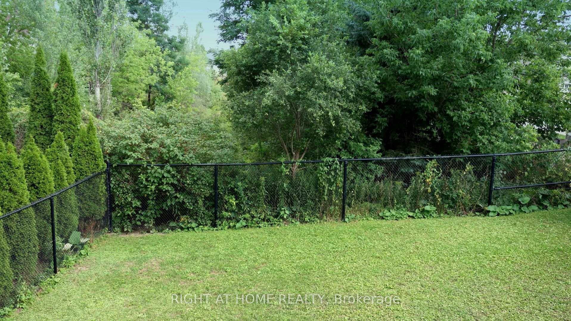 Photo 9 of 17 Bond Crescent, Richmond Hill, Oak Ridges — HOMEH