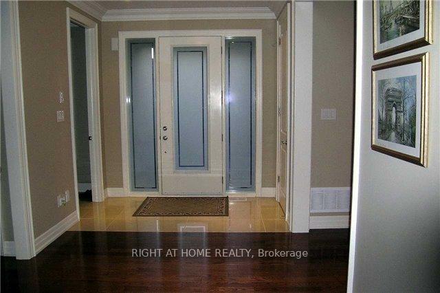 Photo 13 of 17 Bond Crescent, Richmond Hill, Oak Ridges — HOMEH
