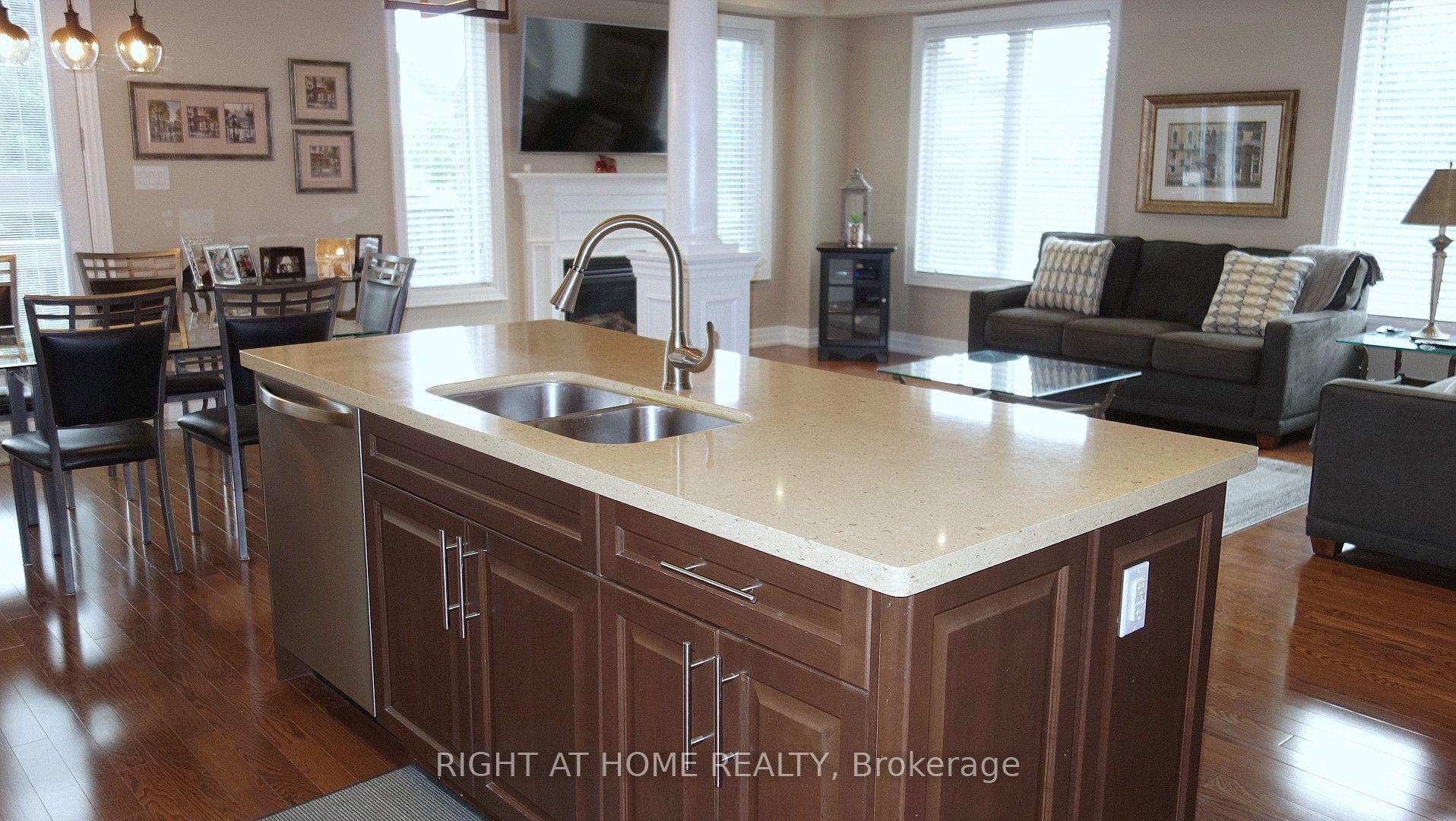Photo 22 of 17 Bond Crescent, Richmond Hill, Oak Ridges — HOMEH