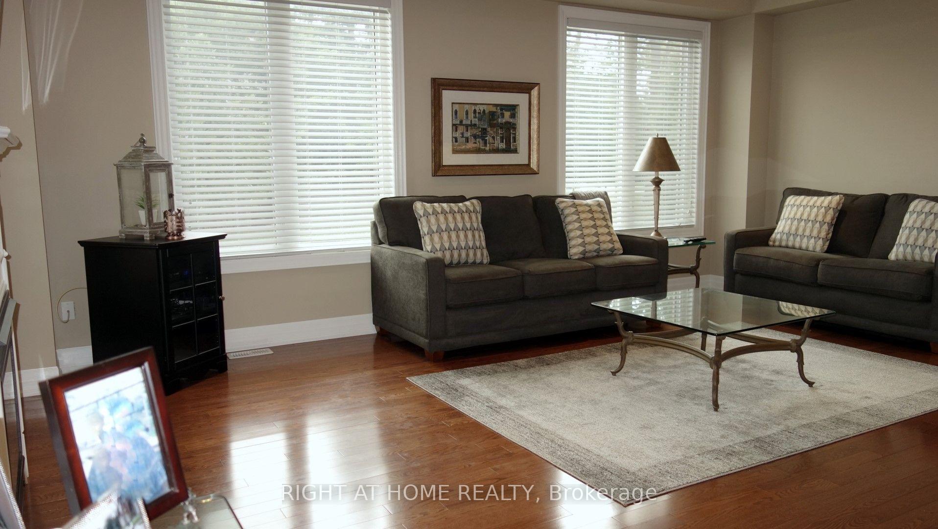 Photo 31 of 17 Bond Crescent, Richmond Hill, Oak Ridges — HOMEH