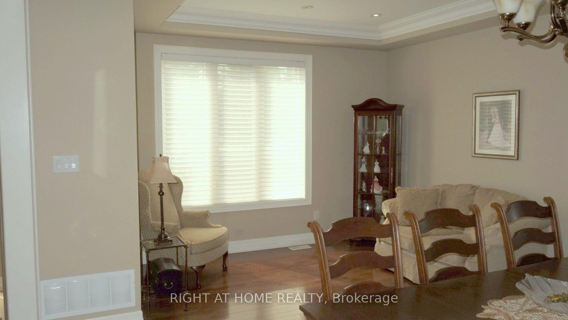 Photo 35 of 17 Bond Crescent, Richmond Hill, Oak Ridges — HOMEH