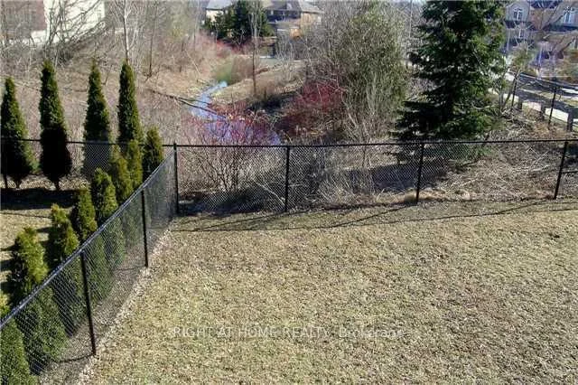 Photo 15 of 17 Bond Crescent, Richmond Hill, Oak Ridges — HOMEH