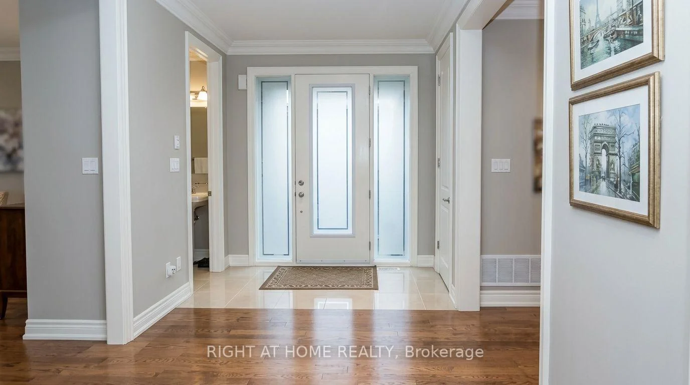 Photo 16 of 17 Bond Crescent, Richmond Hill, Oak Ridges — HOMEH