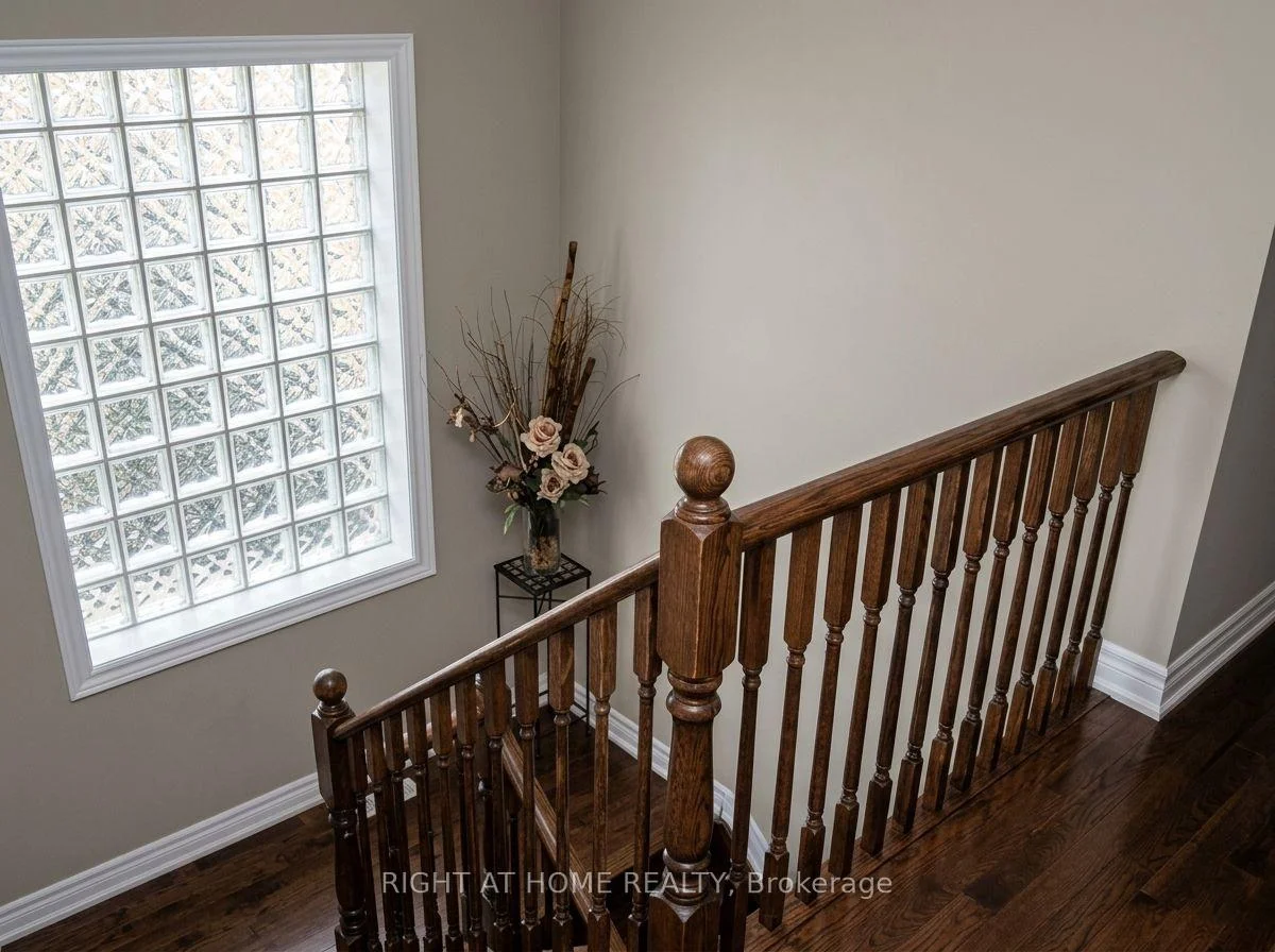 Photo 38 of 17 Bond Crescent, Richmond Hill, Oak Ridges — HOMEH