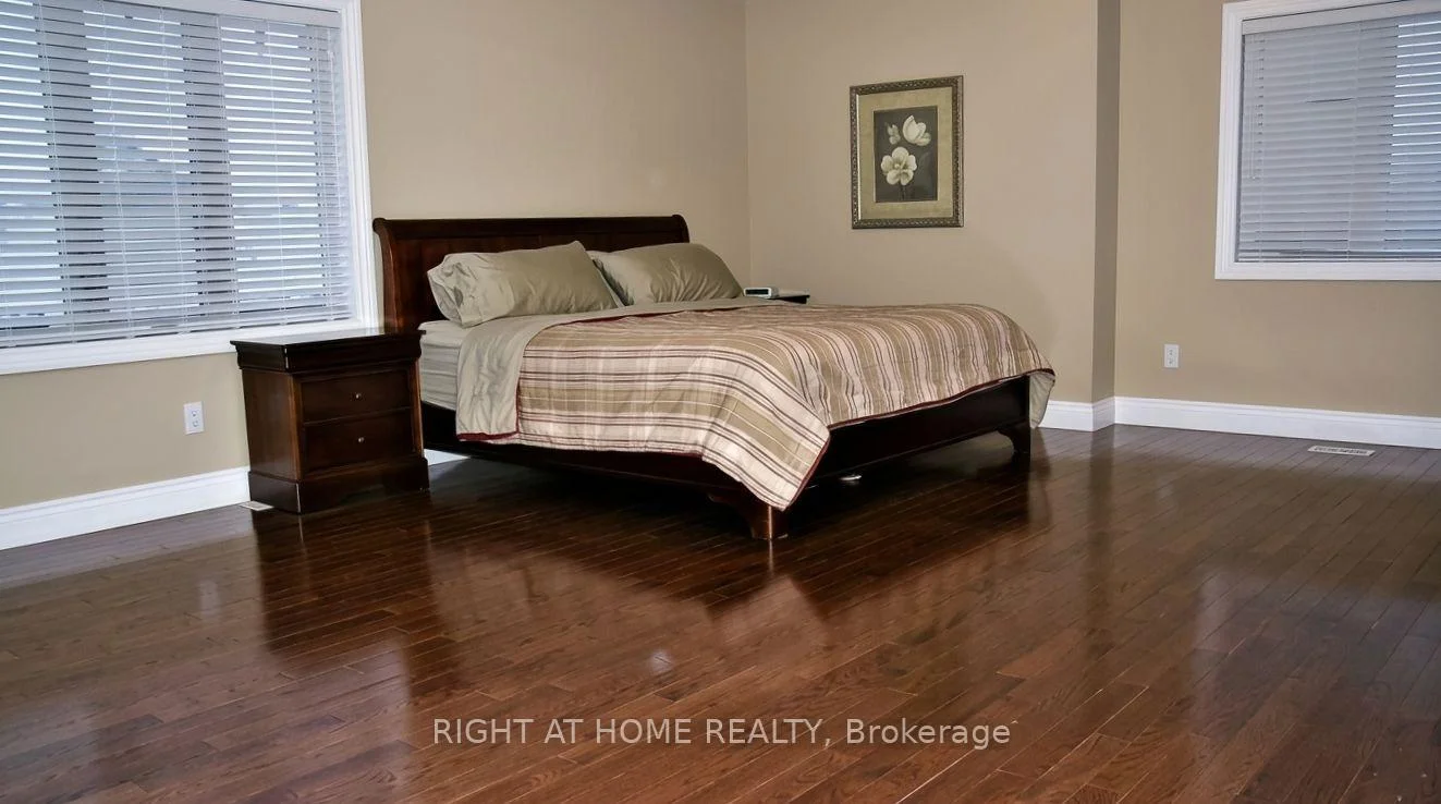 Photo 44 of 17 Bond Crescent, Richmond Hill, Oak Ridges — HOMEH