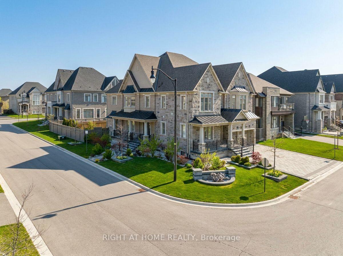 Photo 2 of 12 Hackwood Heights, Brampton, Northwest Brampton — HOMEH
