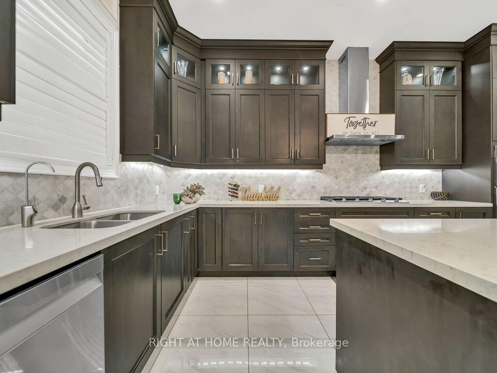 Photo 16 of 12 Hackwood Heights, Brampton, Northwest Brampton — HOMEH