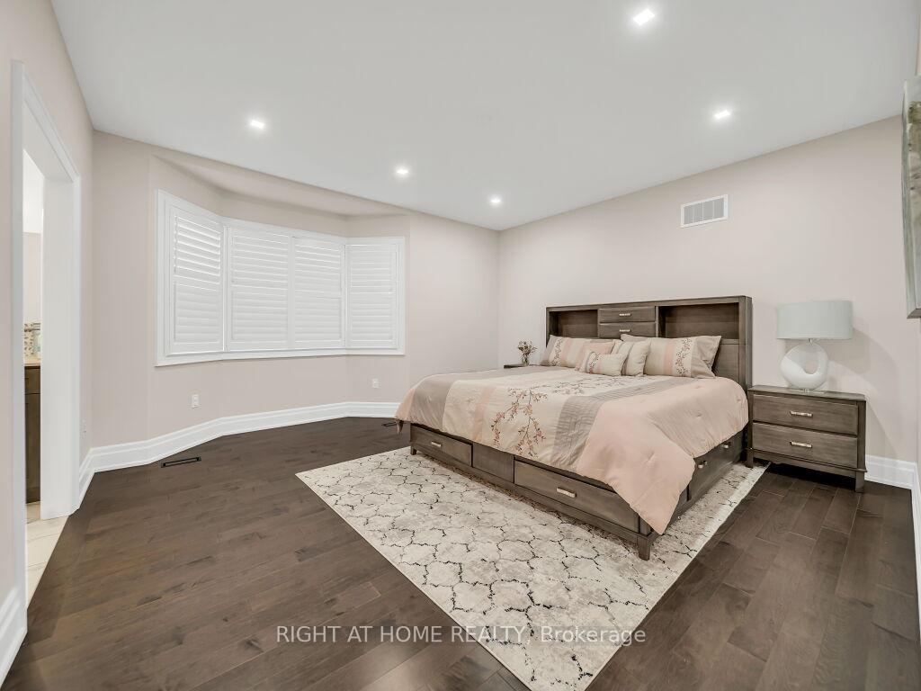 Photo 32 of 12 Hackwood Heights, Brampton, Northwest Brampton — HOMEH
