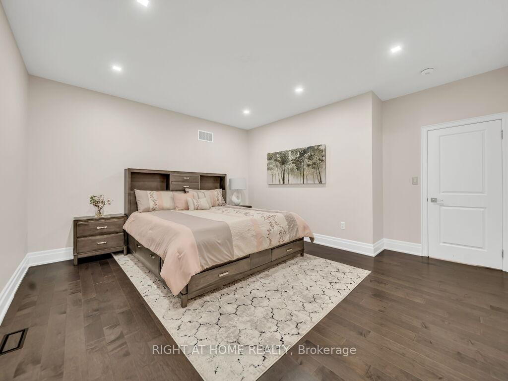 Photo 33 of 12 Hackwood Heights, Brampton, Northwest Brampton — HOMEH