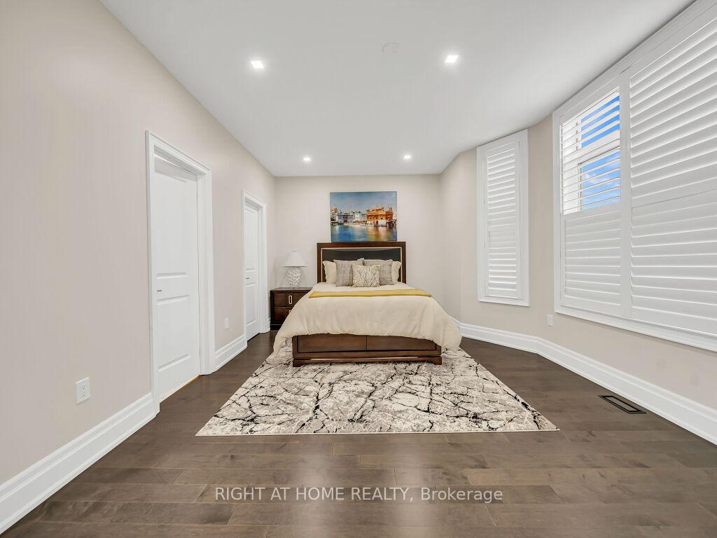 Photo 37 of 12 Hackwood Heights, Brampton, Northwest Brampton — HOMEH