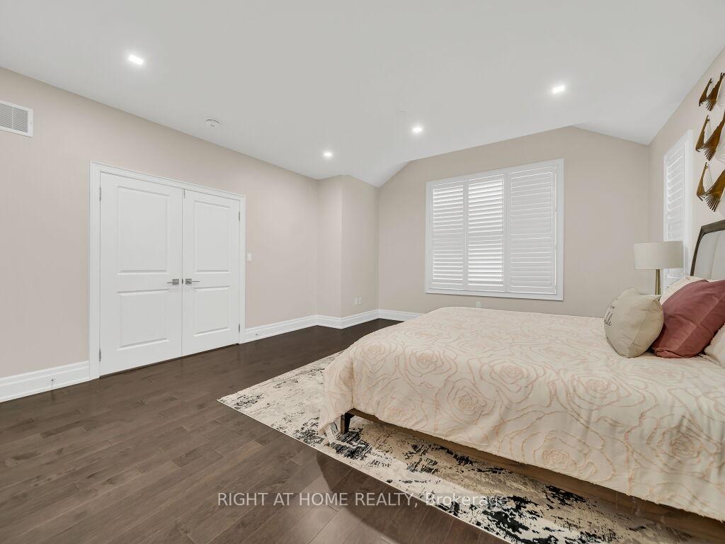 Photo 42 of 12 Hackwood Heights, Brampton, Northwest Brampton — HOMEH
