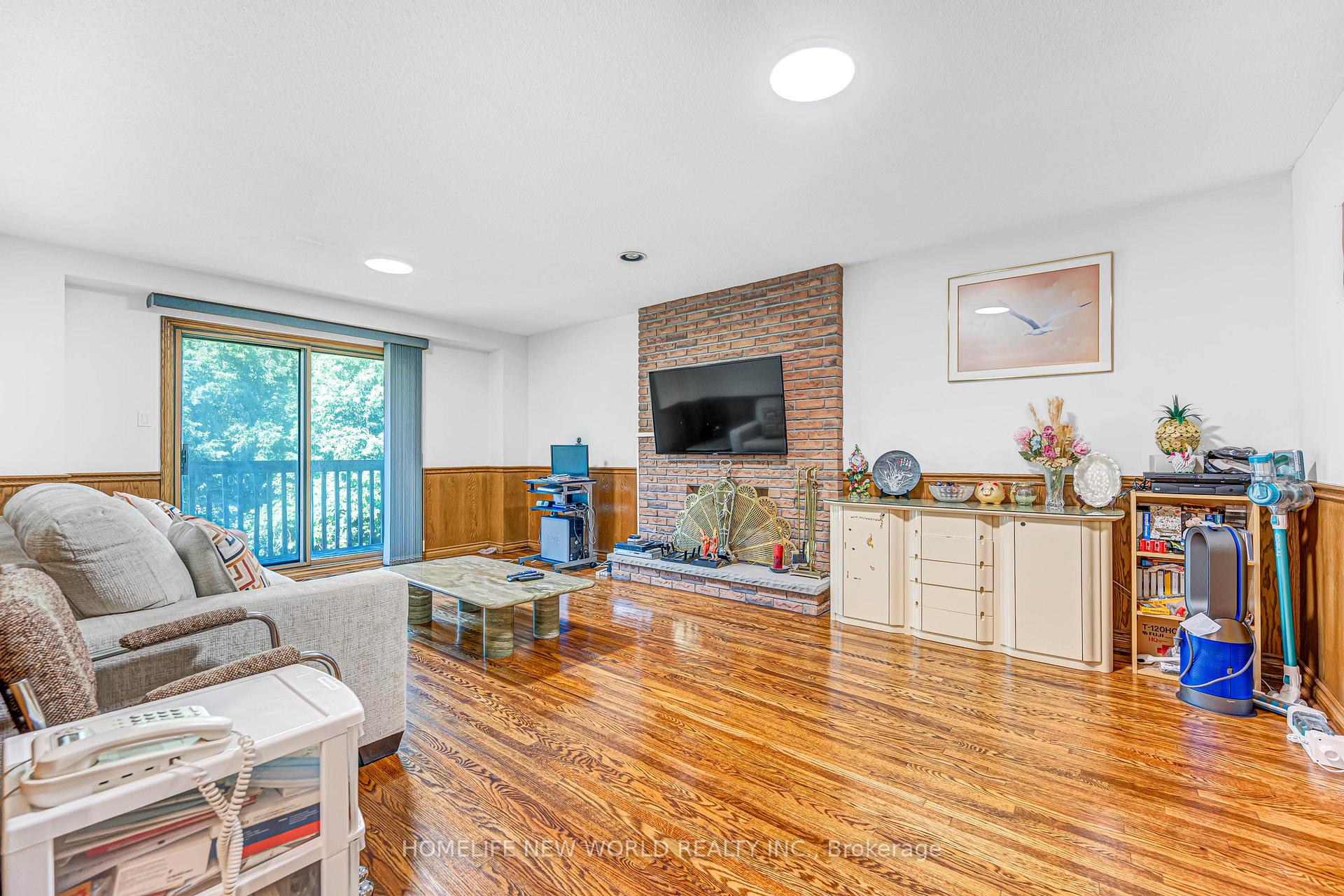 Photo 15 of 4 Tarbert Road, North York, Bayview Woods-Steeles — HOMEH