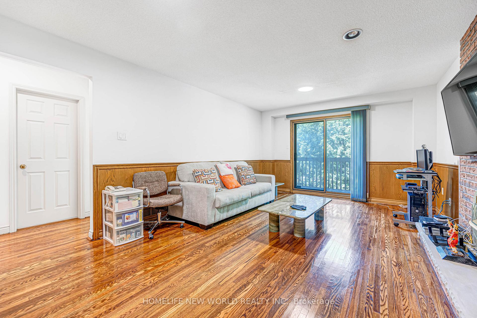 Photo 16 of 4 Tarbert Road, North York, Bayview Woods-Steeles — HOMEH