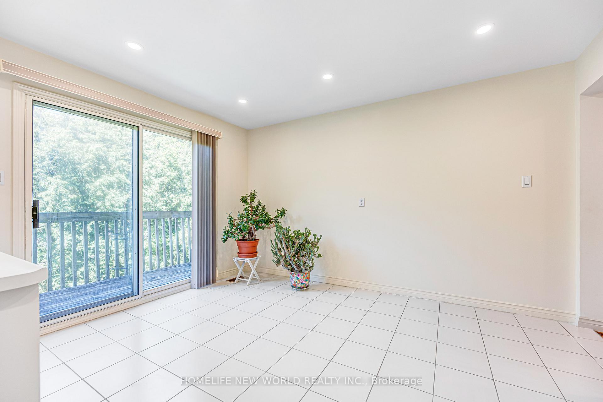 Photo 23 of 4 Tarbert Road, North York, Bayview Woods-Steeles — HOMEH