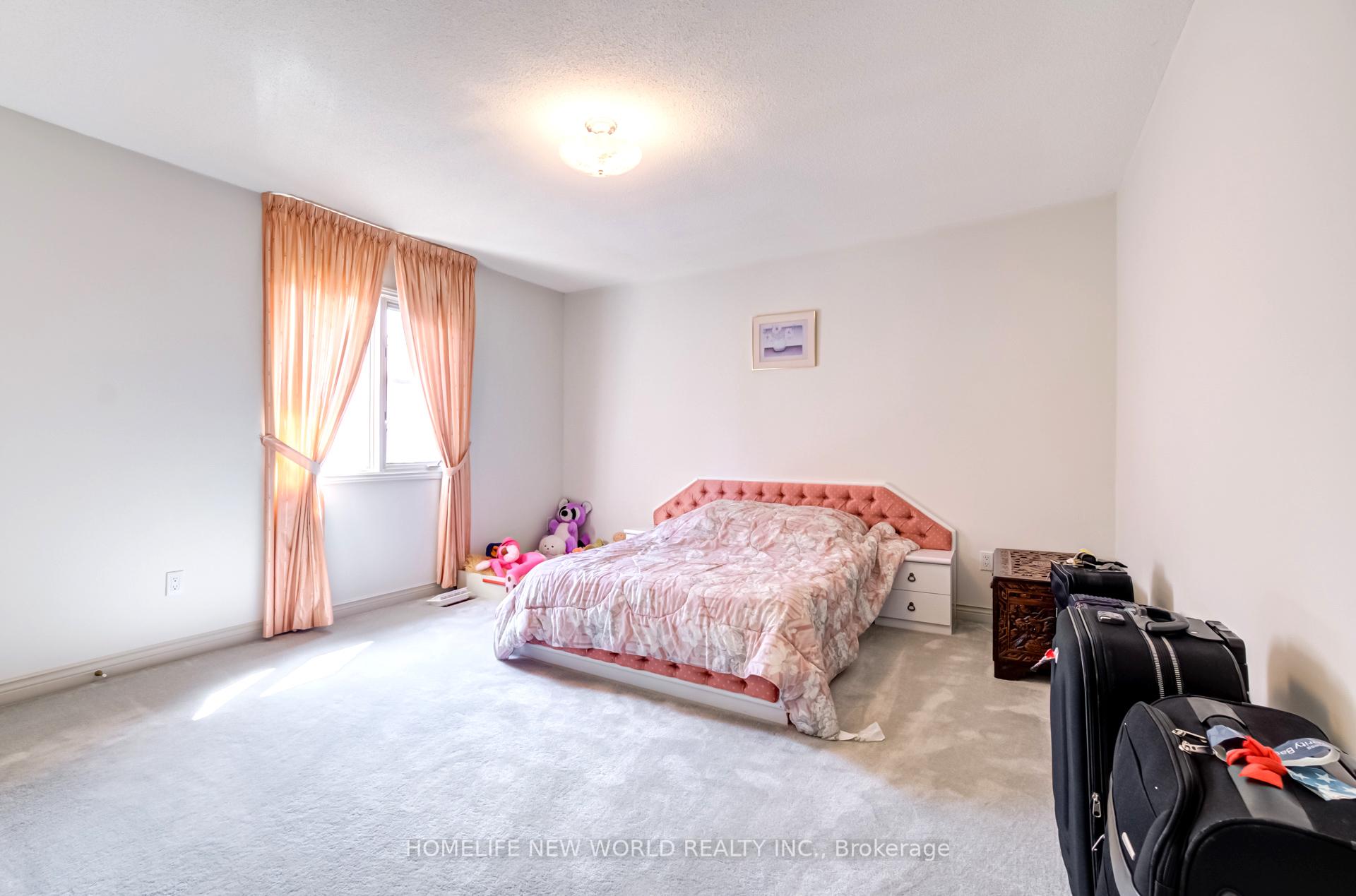 Photo 32 of 4 Tarbert Road, North York, Bayview Woods-Steeles — HOMEH