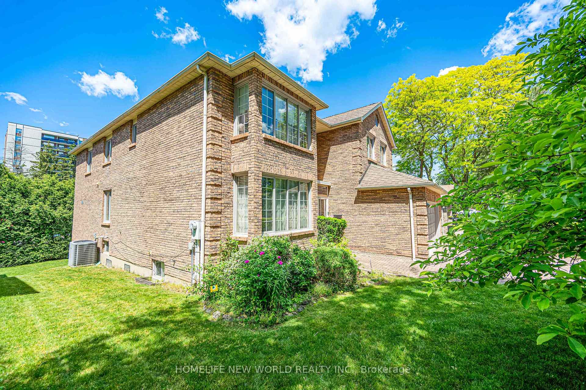 Photo 37 of 4 Tarbert Road, North York, Bayview Woods-Steeles — HOMEH
