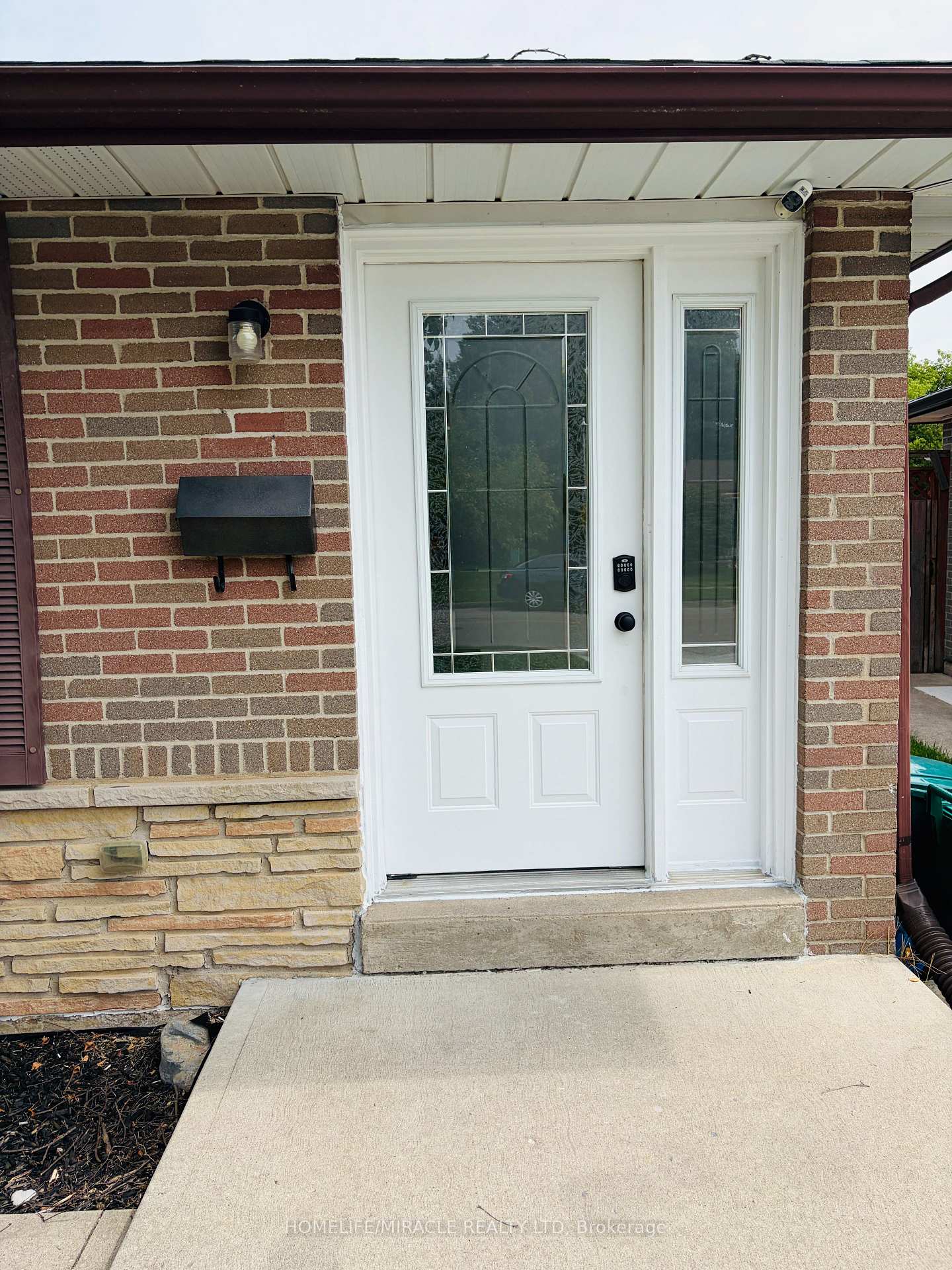 Photo 2 of 1129 Valentine Drive, Cambridge, Lang's Farm — HOMEH