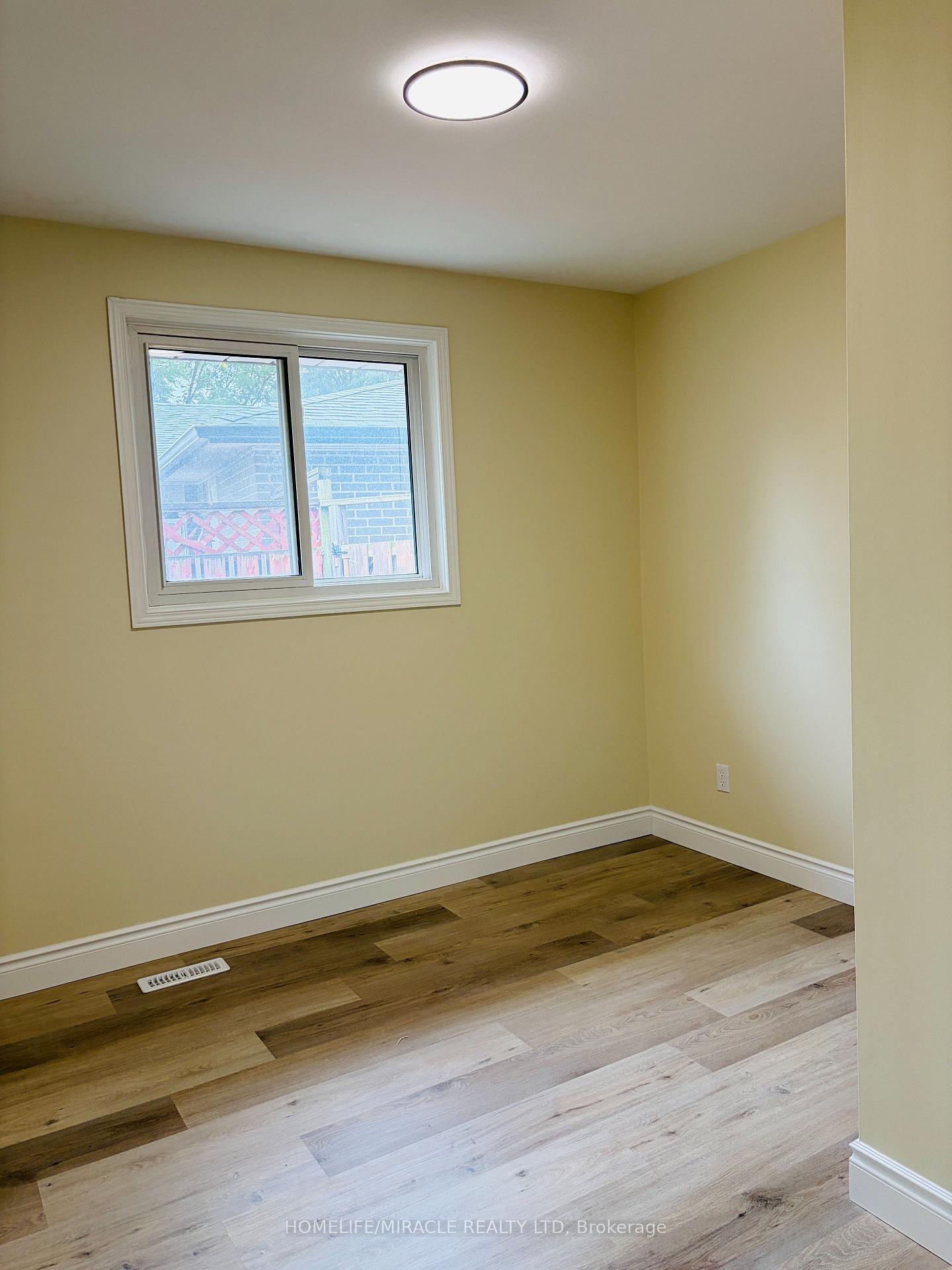Photo 10 of 1129 Valentine Drive, Cambridge, Lang's Farm — HOMEH