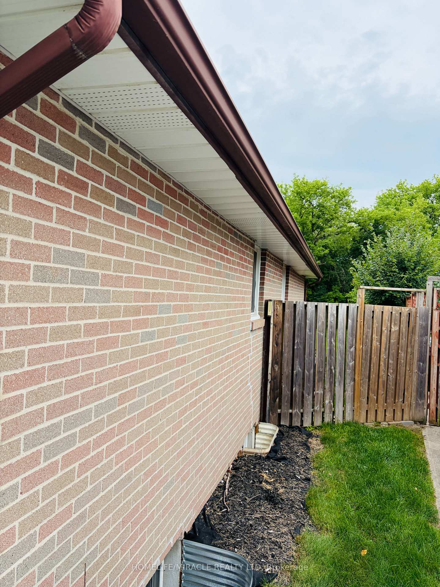 Photo 17 of 1129 Valentine Drive, Cambridge, Lang's Farm — HOMEH