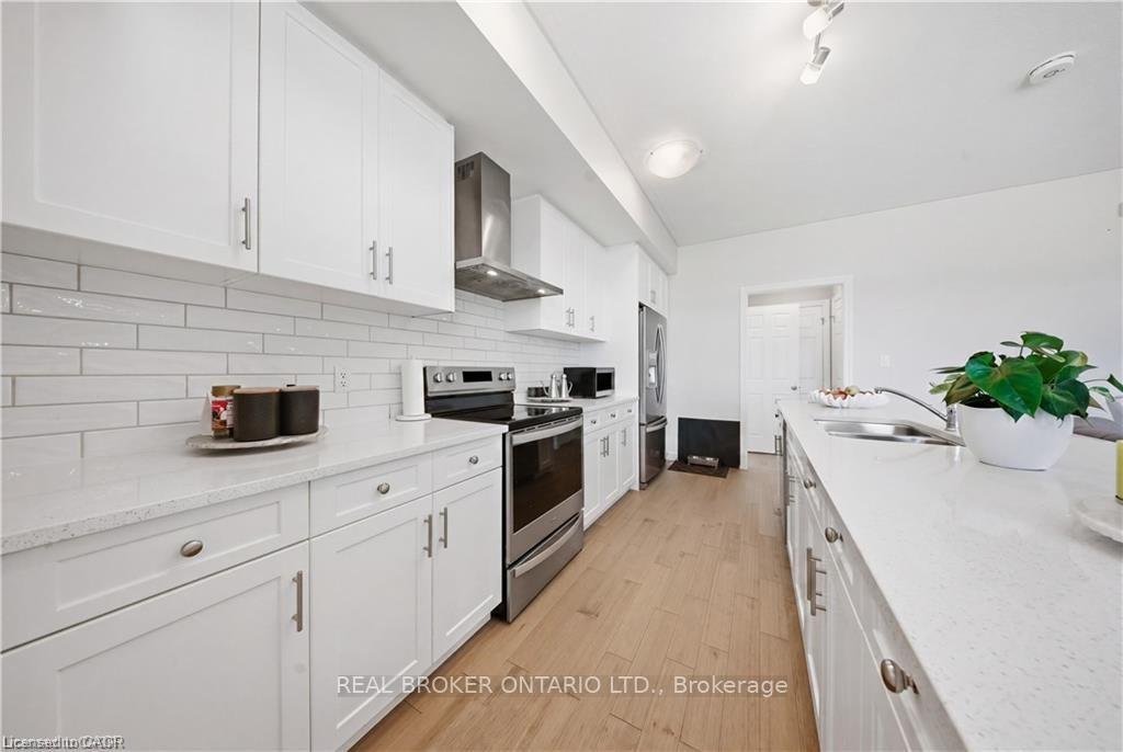 Photo 9 of Unit 88, 176 Wheat Lane, Kitchener, Pioneer Park/Doon/Wyldwoods — HOMEH