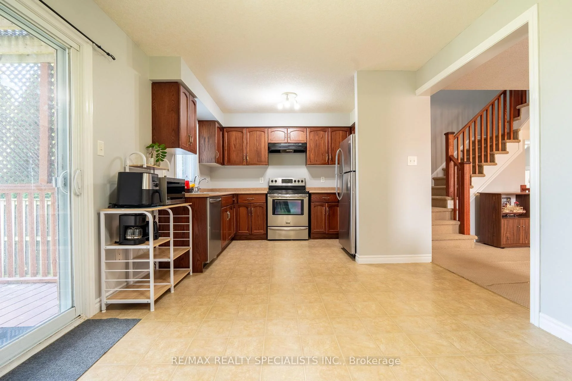 Photo 5 of 466 Bronco Crescent, Waterloo, Lexington — HOMEH