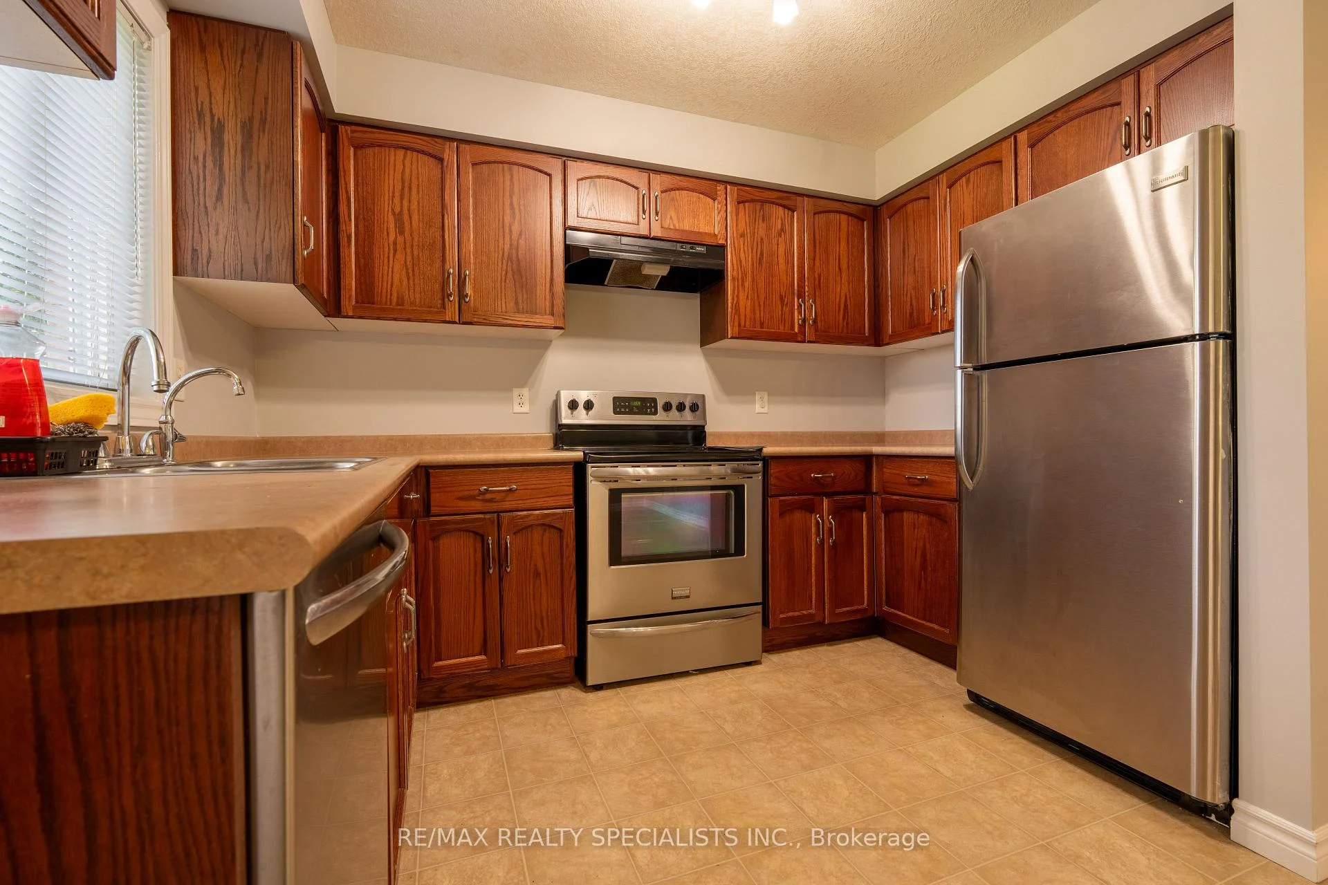 Photo 6 of 466 Bronco Crescent, Waterloo, Lexington — HOMEH
