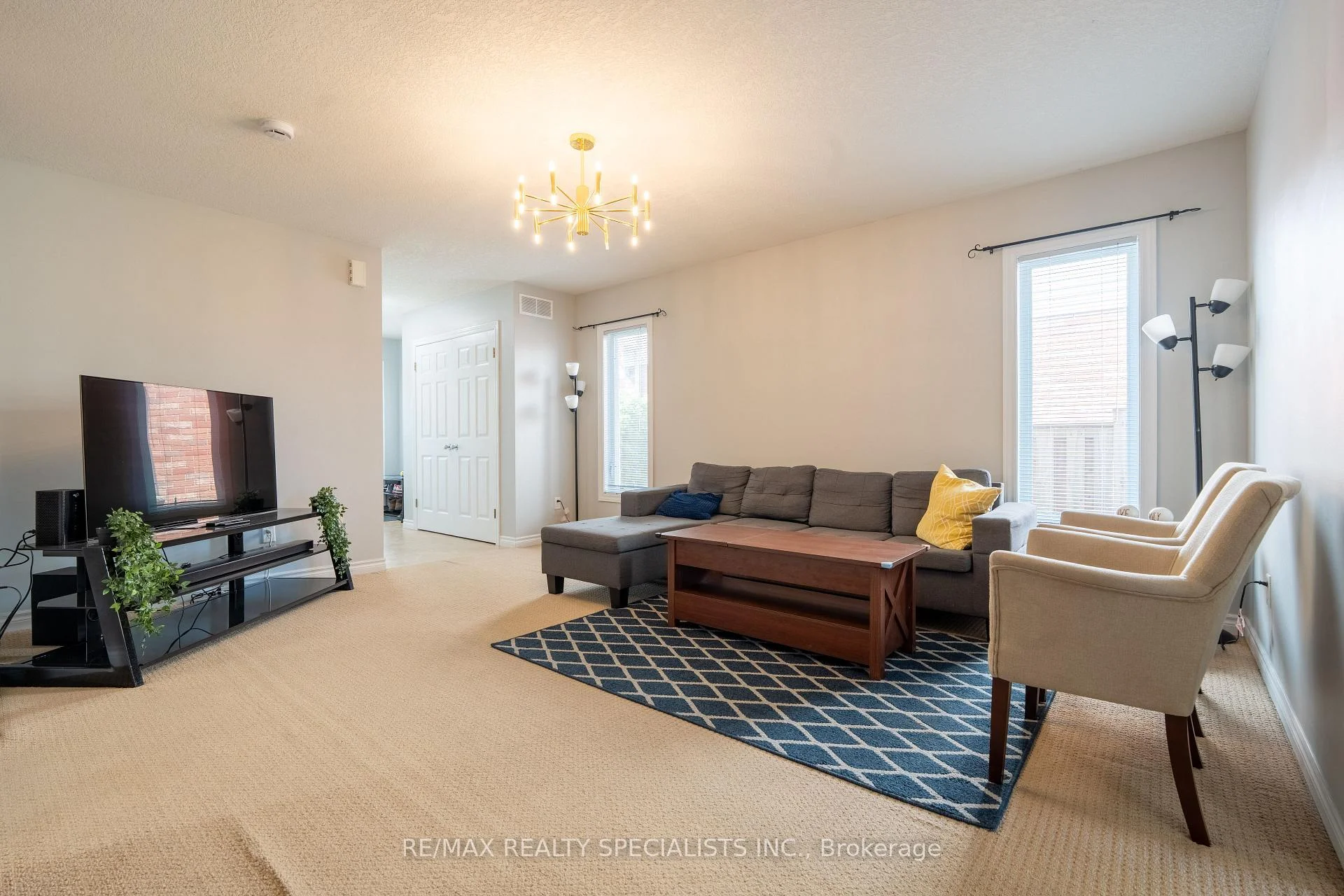 Photo 4 of 466 Bronco Crescent, Waterloo, Lexington — HOMEH