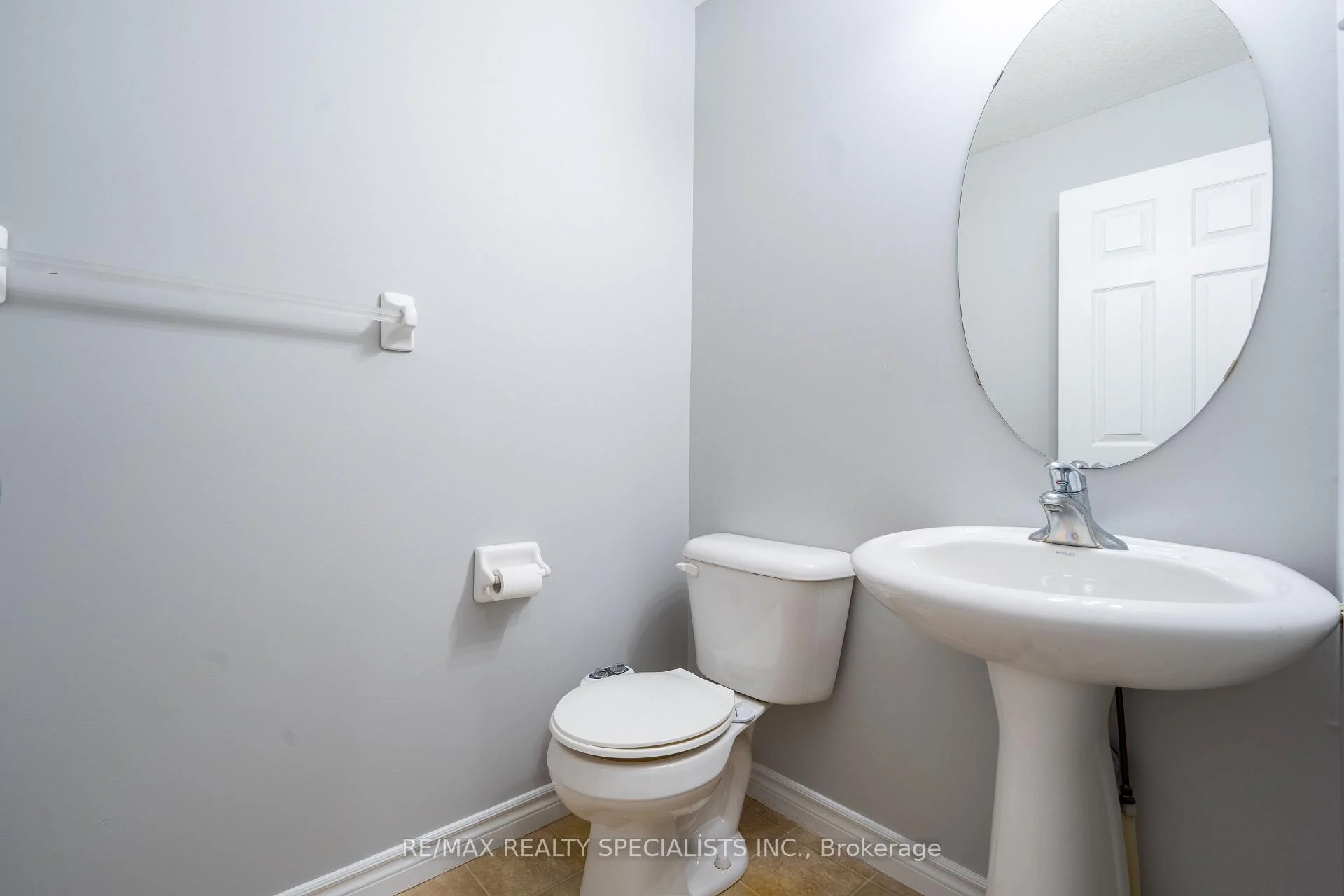 Photo 8 of 466 Bronco Crescent, Waterloo, Lexington — HOMEH