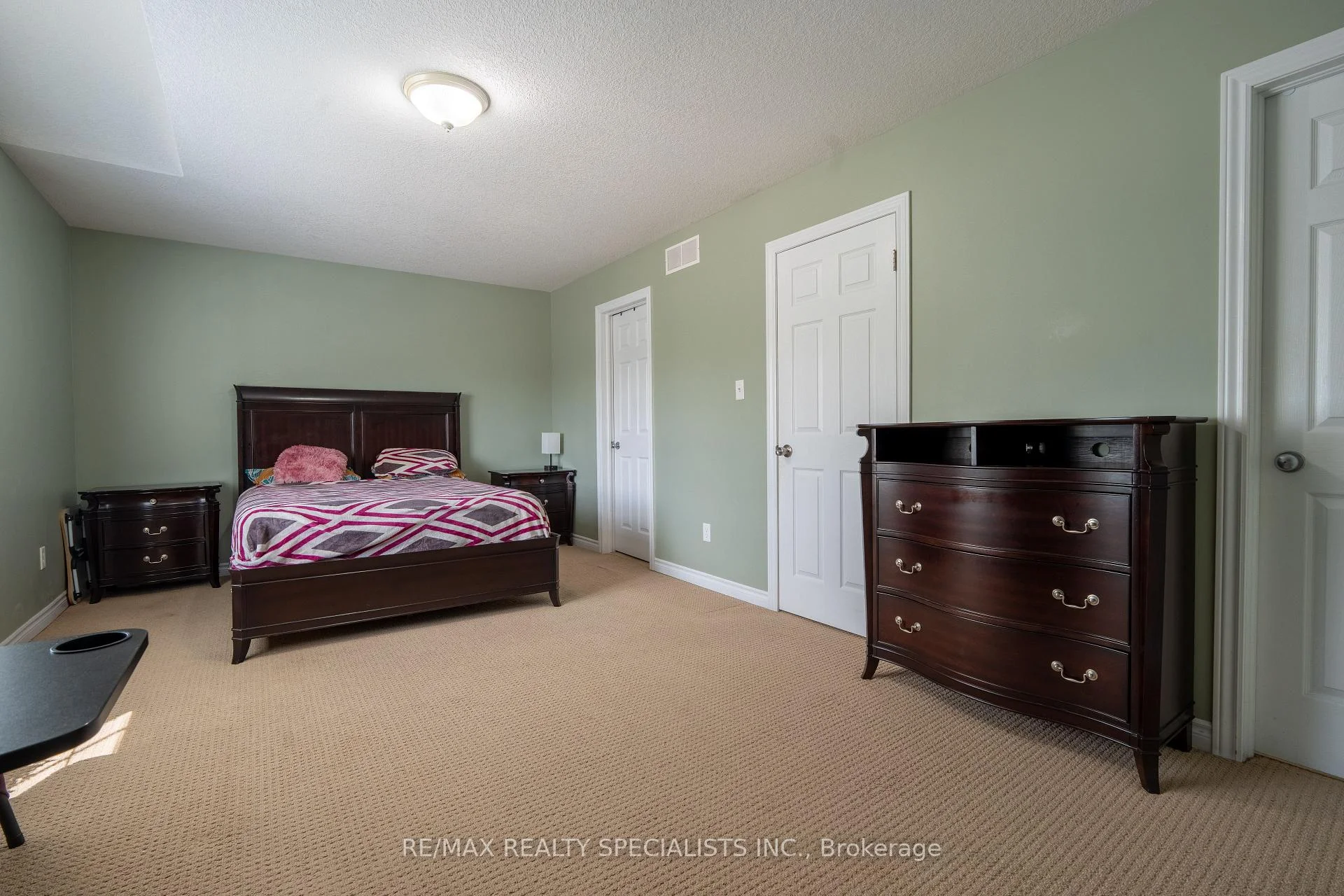 Photo 12 of 466 Bronco Crescent, Waterloo, Lexington — HOMEH
