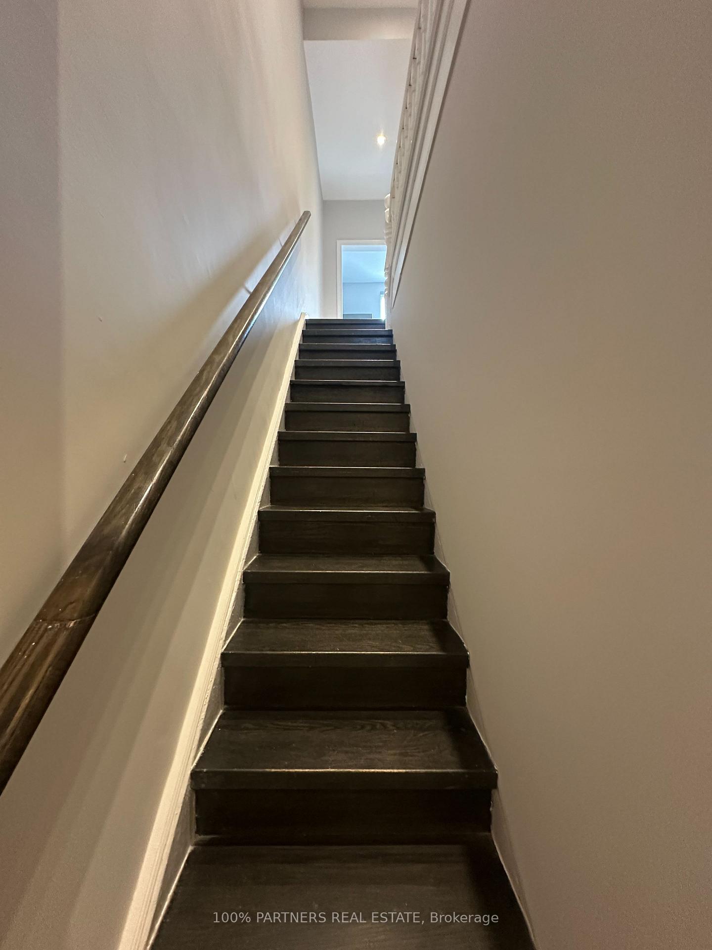 Photo 4 of 210 Bellwoods Avenue, Toronto, Trinity-Bellwoods — HOMEH