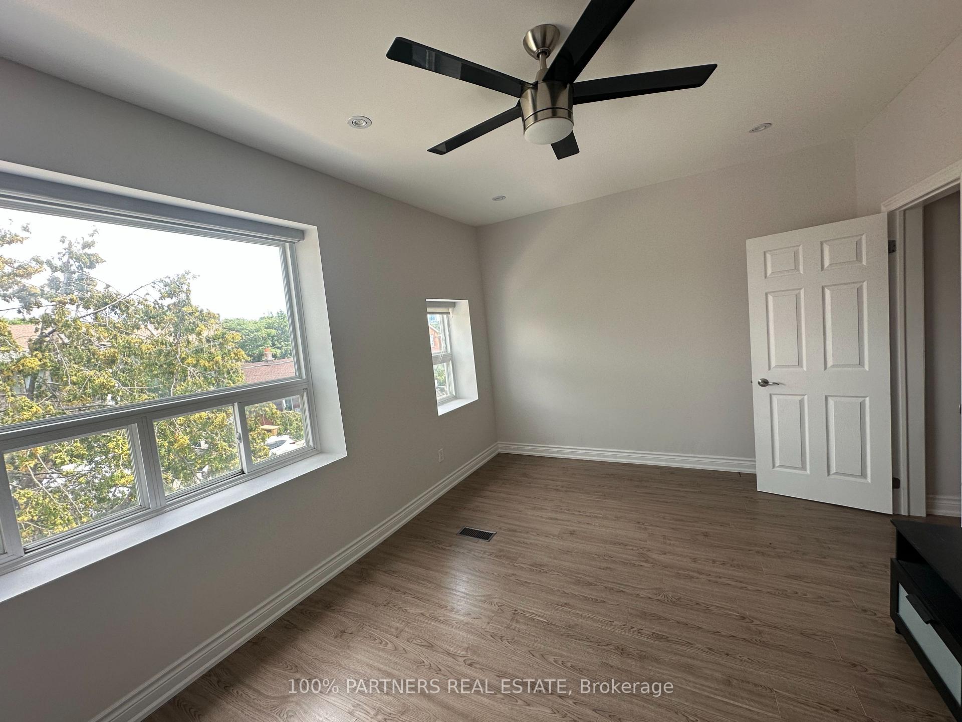 Photo 7 of 210 Bellwoods Avenue, Toronto, Trinity-Bellwoods — HOMEH