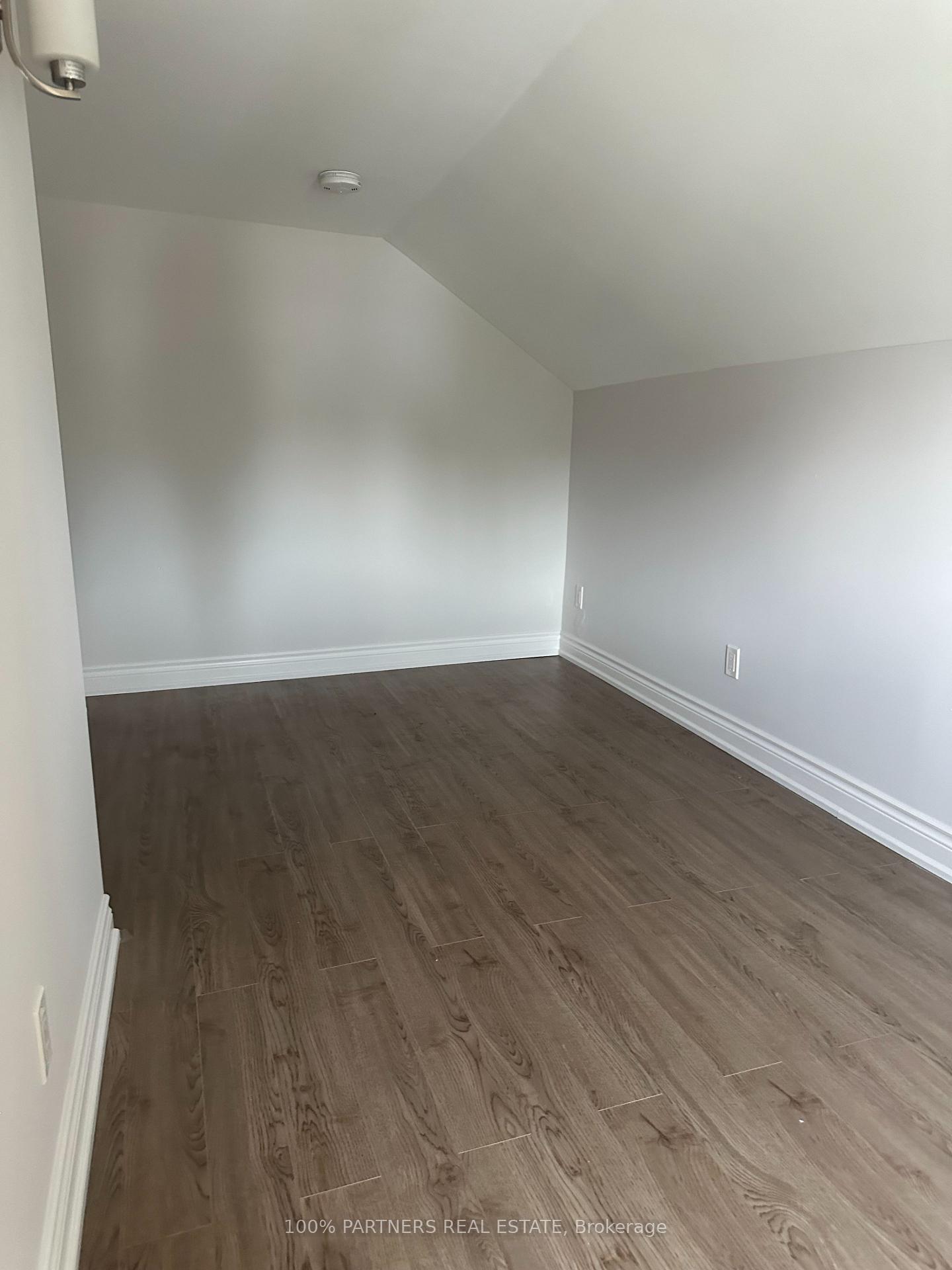 Photo 12 of 210 Bellwoods Avenue, Toronto, Trinity-Bellwoods — HOMEH