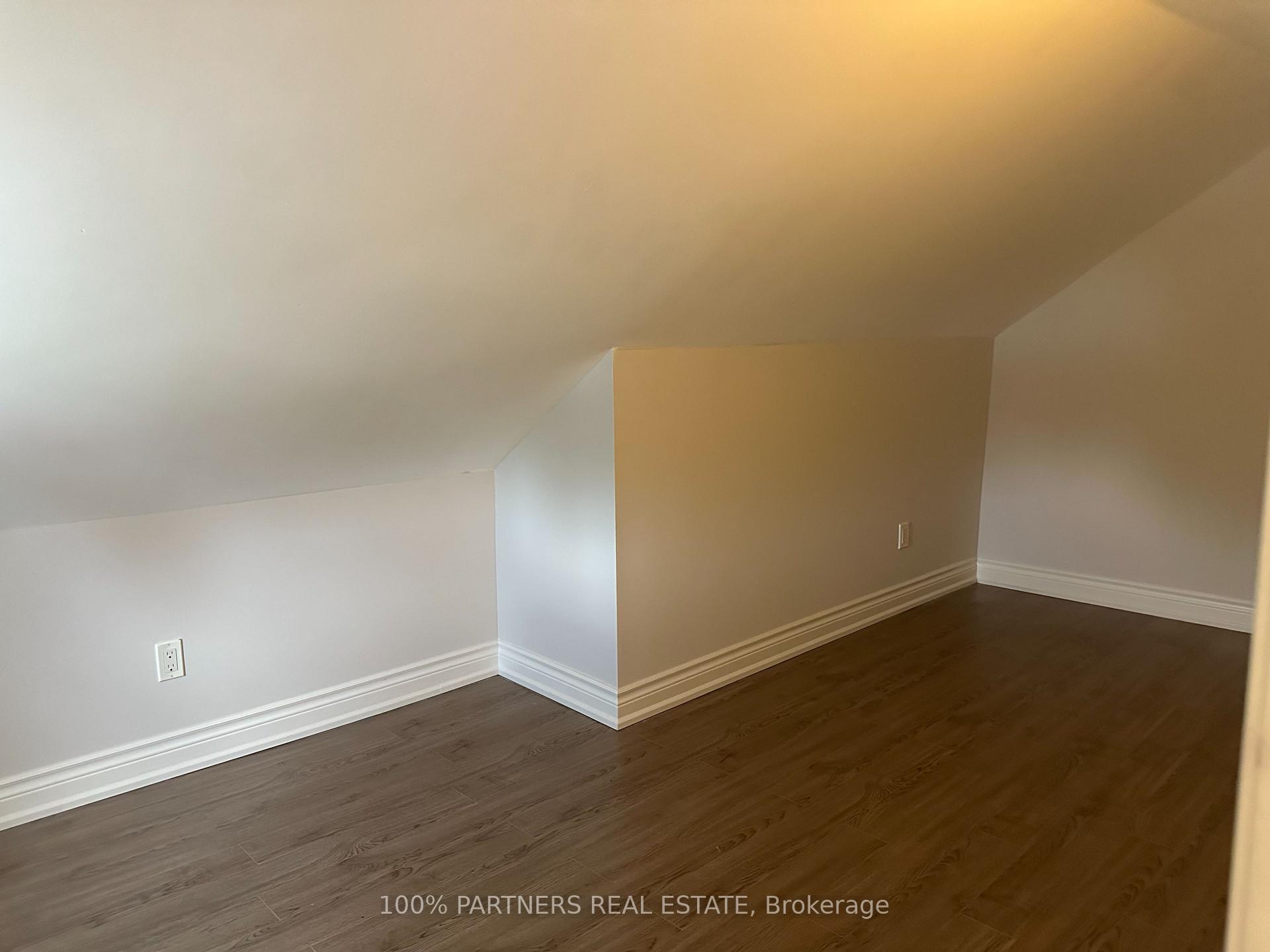 Photo 14 of 210 Bellwoods Avenue, Toronto, Trinity-Bellwoods — HOMEH